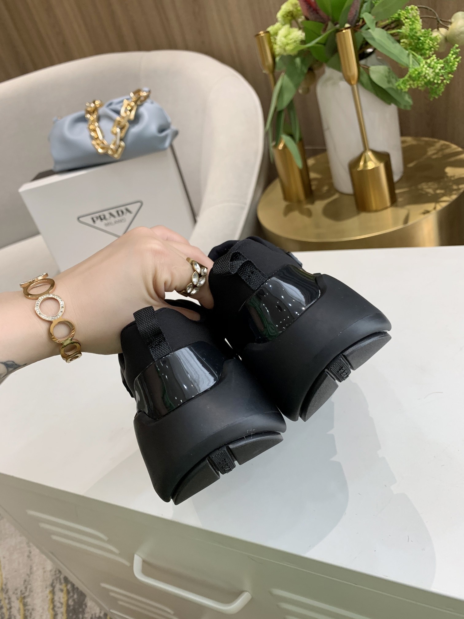 Prada Low Top sneaker 45 - vstockx