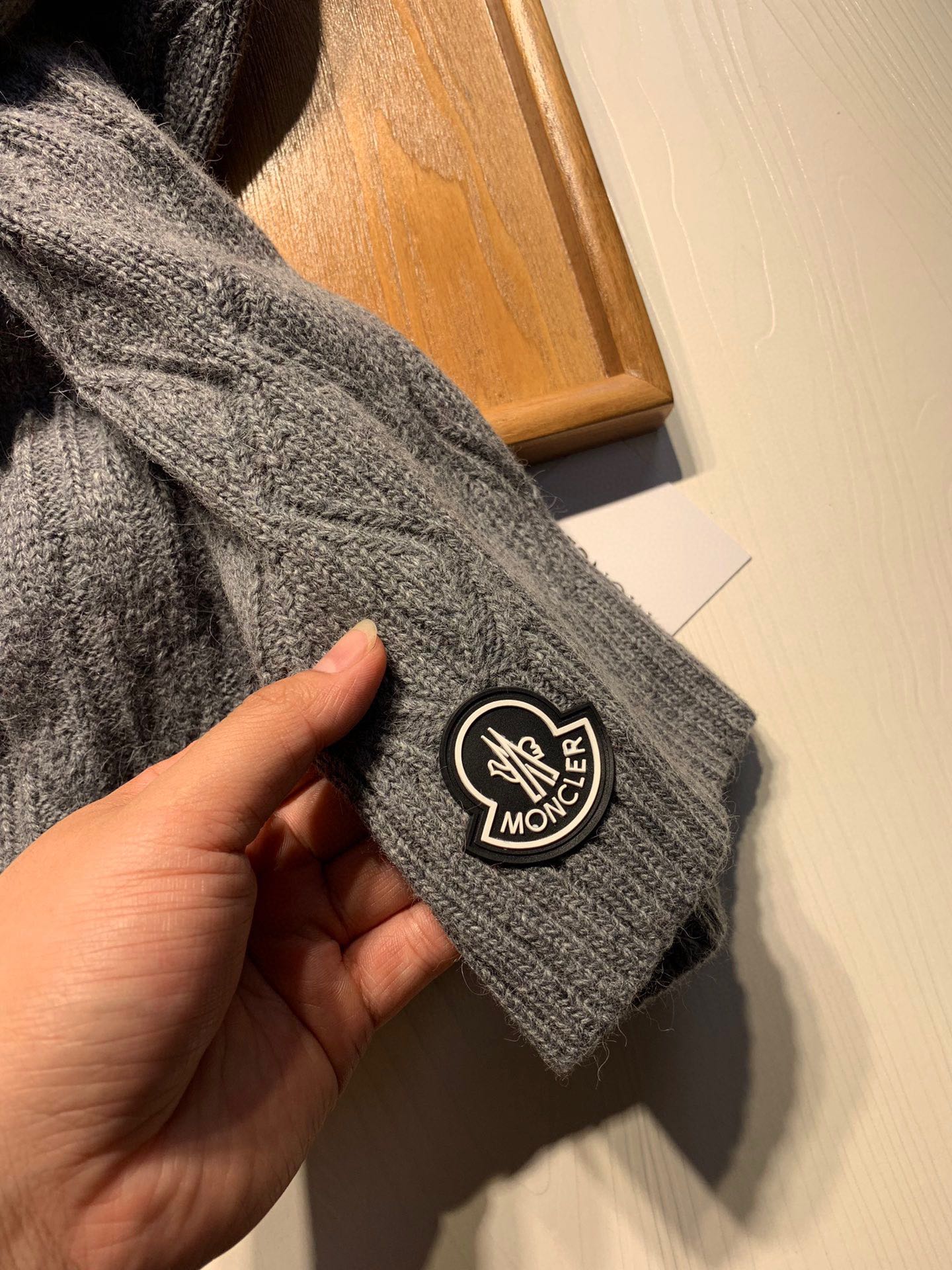 Hat & Scarf Moncler 1 - vstockx