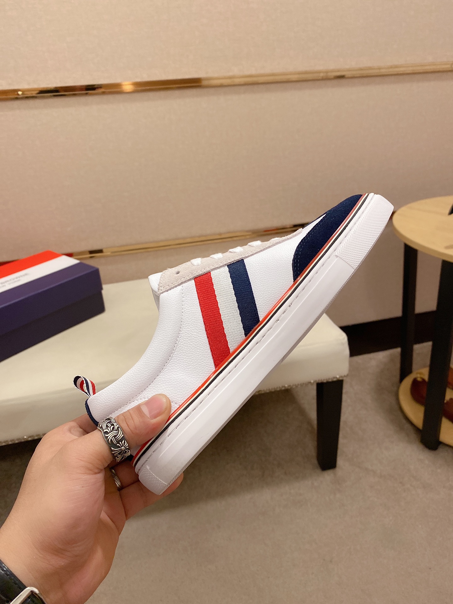 Thom Browne Low Top Sneaker 7 - vstockx