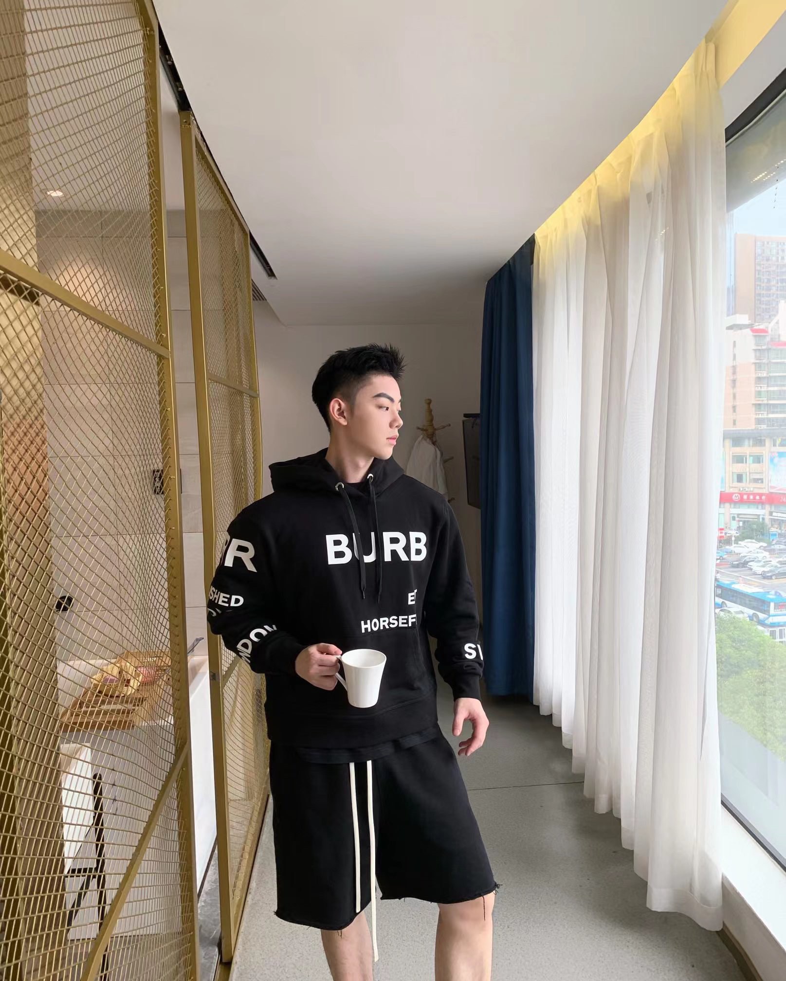 Clothes Burberry 824 - vstockx