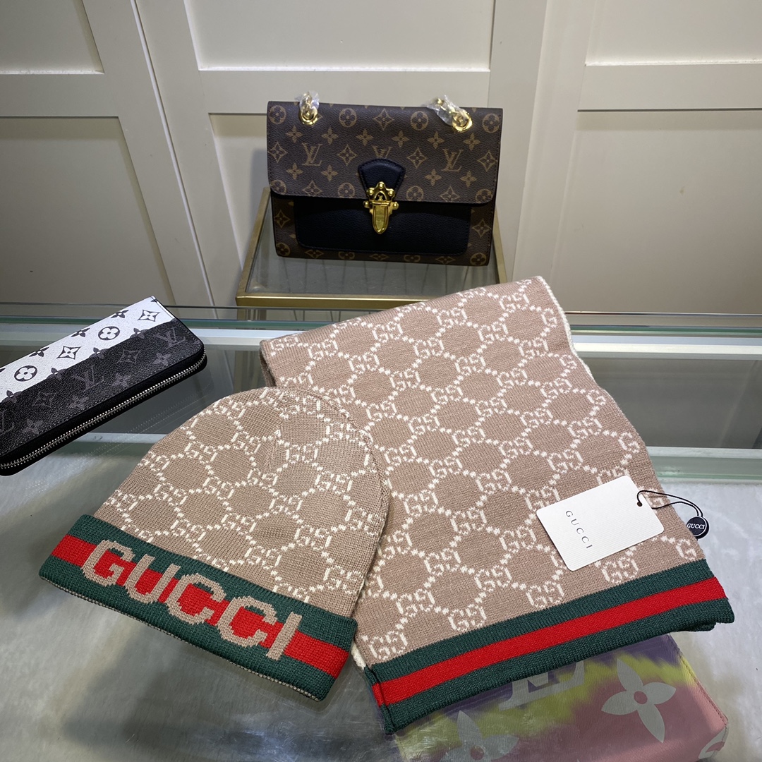 Hat & Scarf Gucci 1 - vstockx