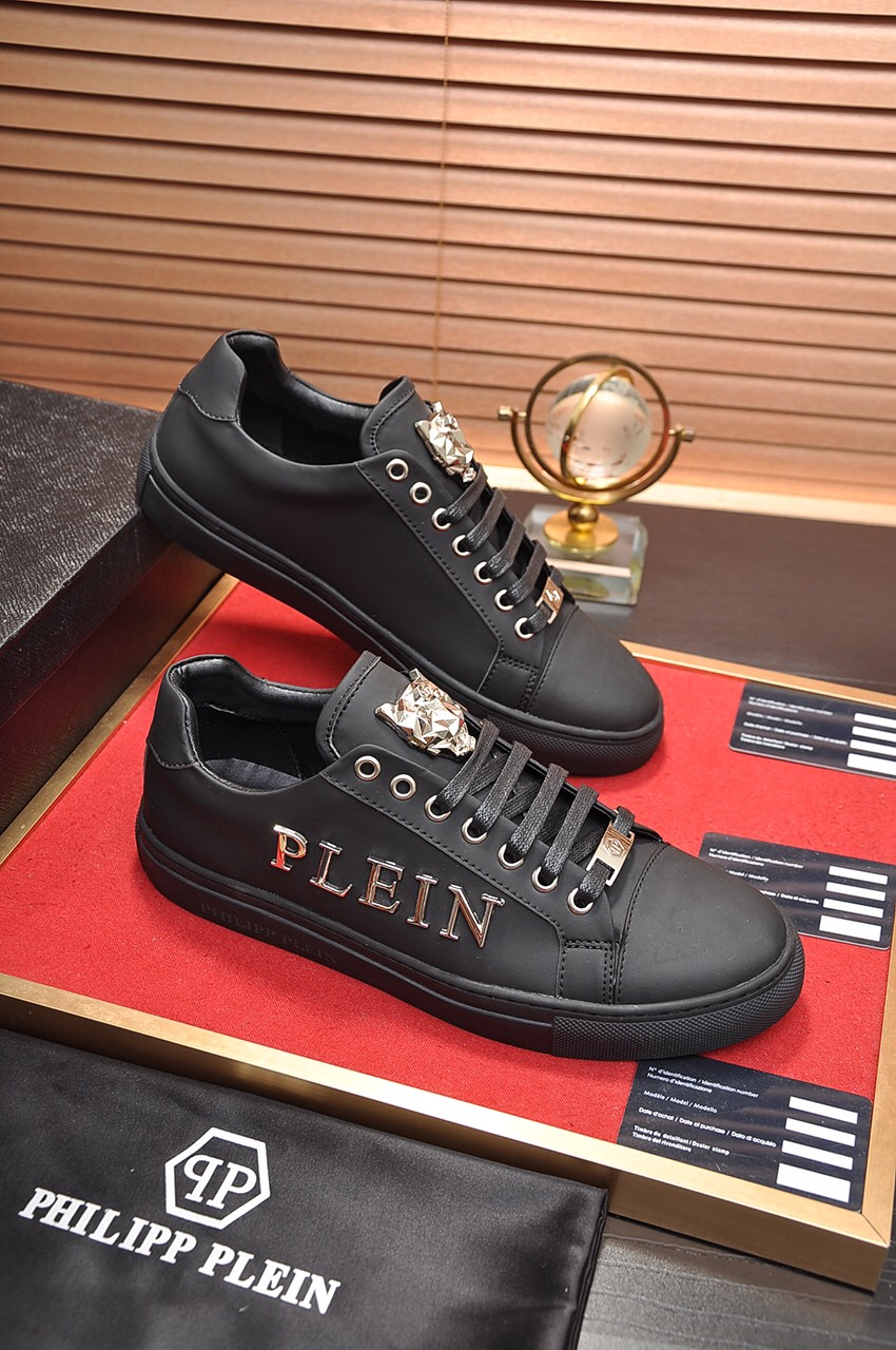 Philipp Plein Low Top Sneakers 9 - vstockx