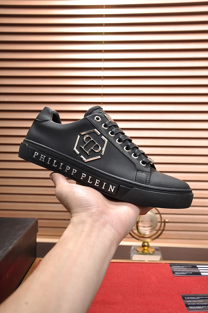 Philipp Plein Low Top Sneakers 30 - vstockx