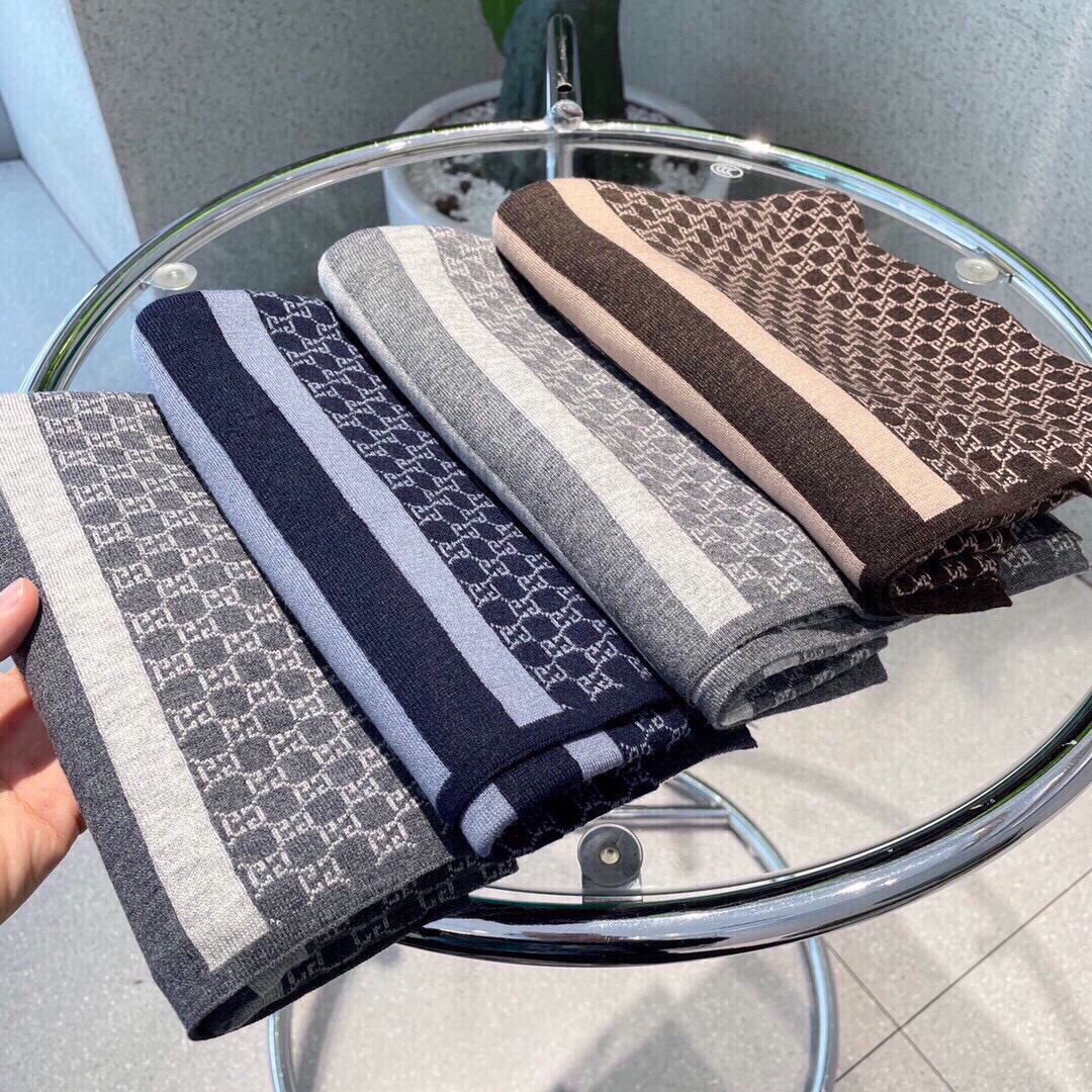 Streetwear Scarf GUCCI 329063 SIZE:32*180cm - vstockx
