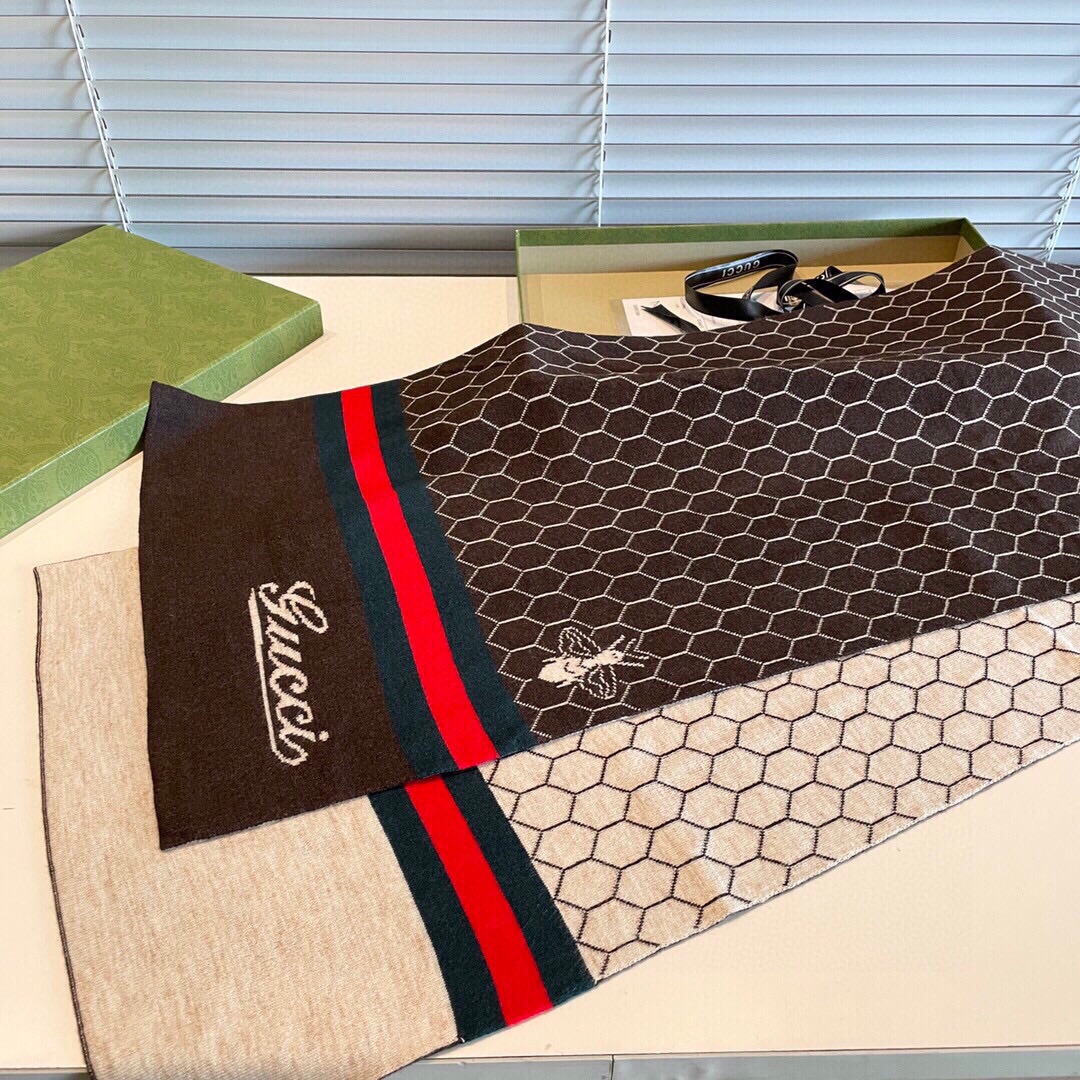 Streetwear Scarf GUCCI 329067 size:32*180cm - vstockx