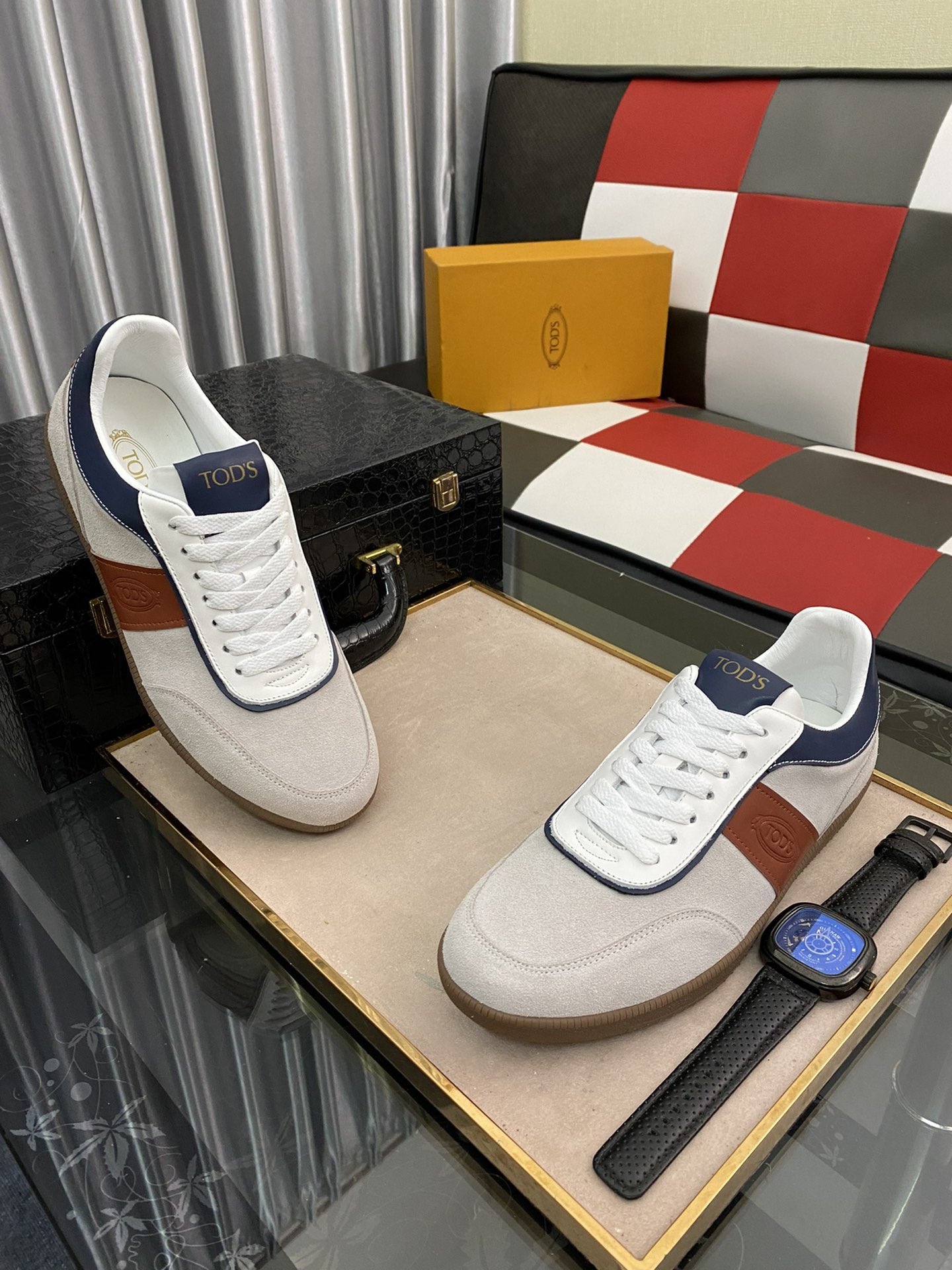 TOD'S Tabs Sneaker 4 - vstockx