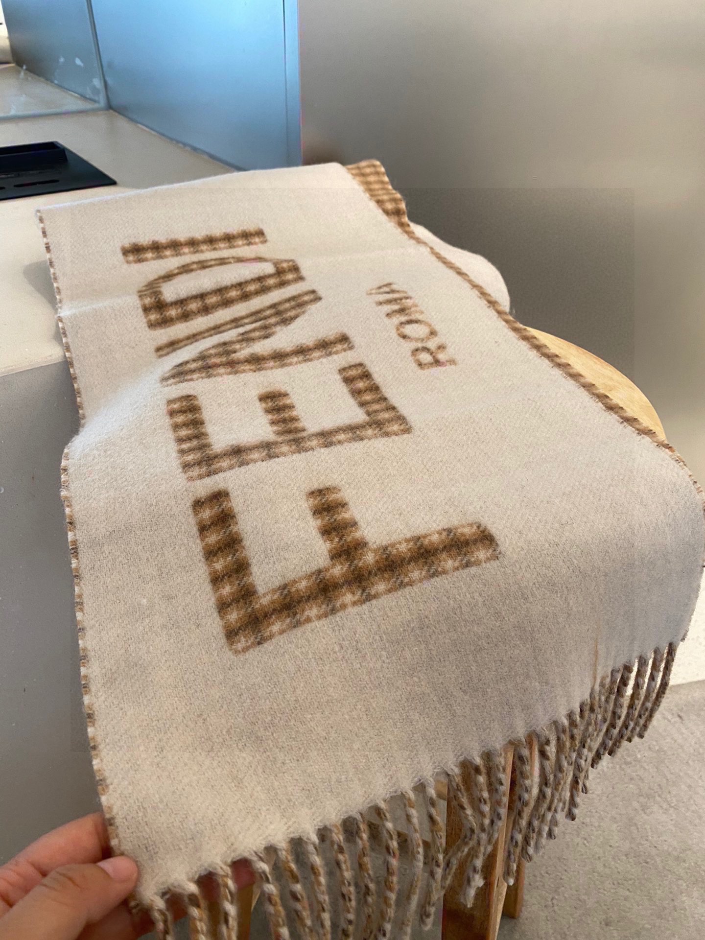 Streetwear Scarf FENDI 328930 SIZE:30*180cm - vstockx