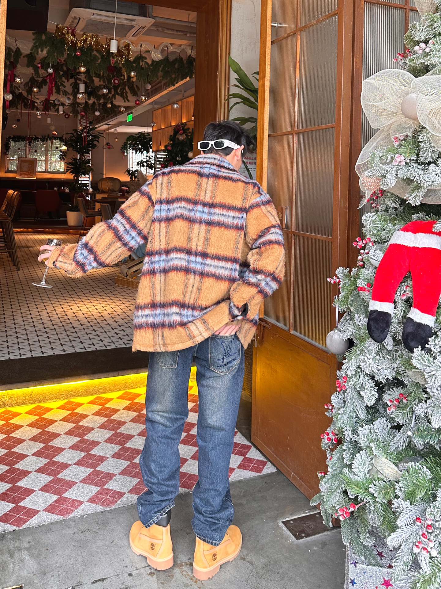 Clothes Louis Vuitton 1326 - vstockx