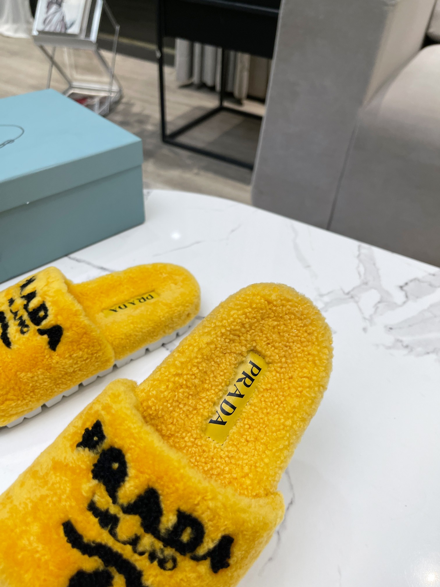 Prada Flat Sandals 7 - vstockx