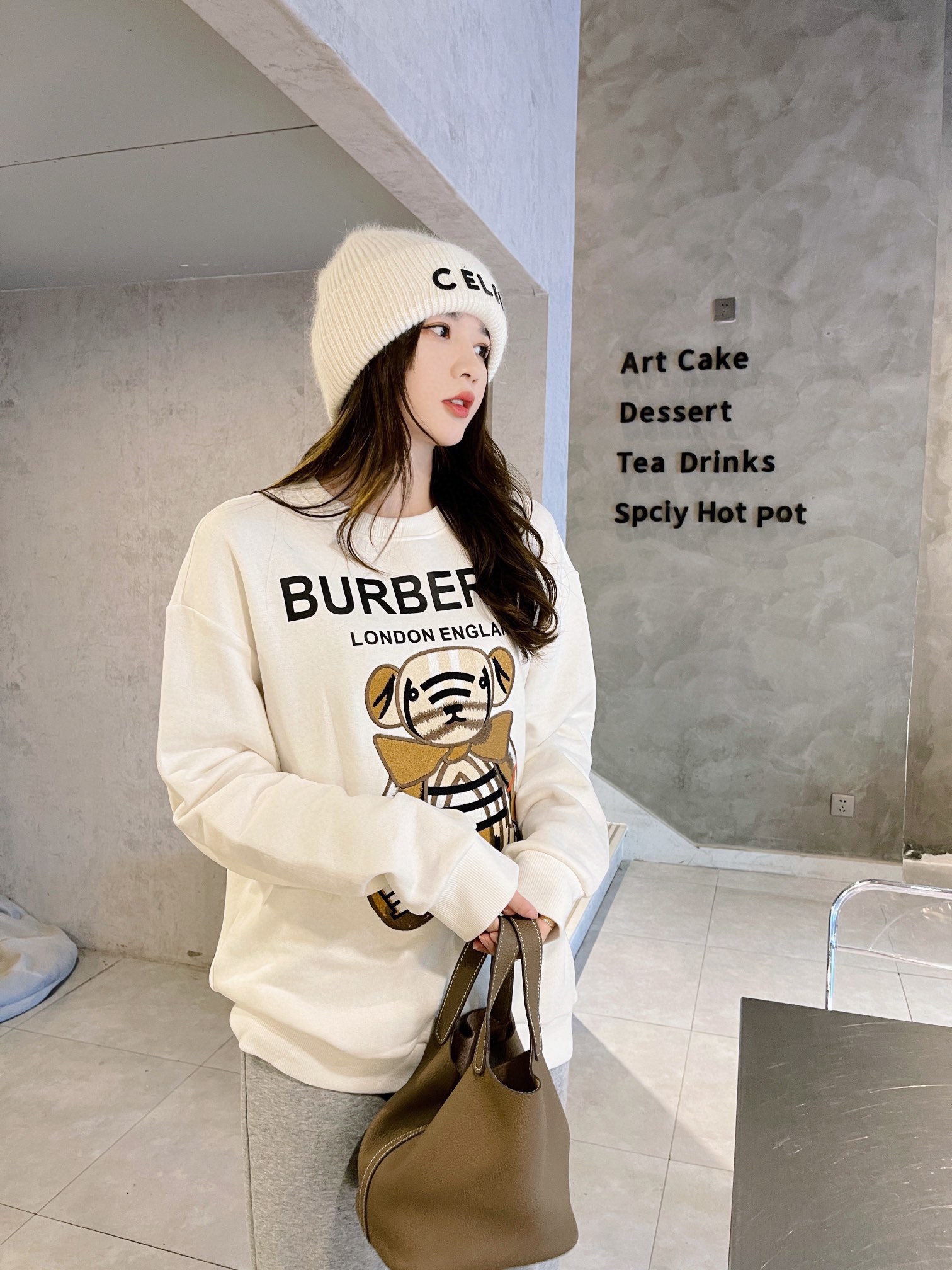 Clothes Burberry 817 - vstockx