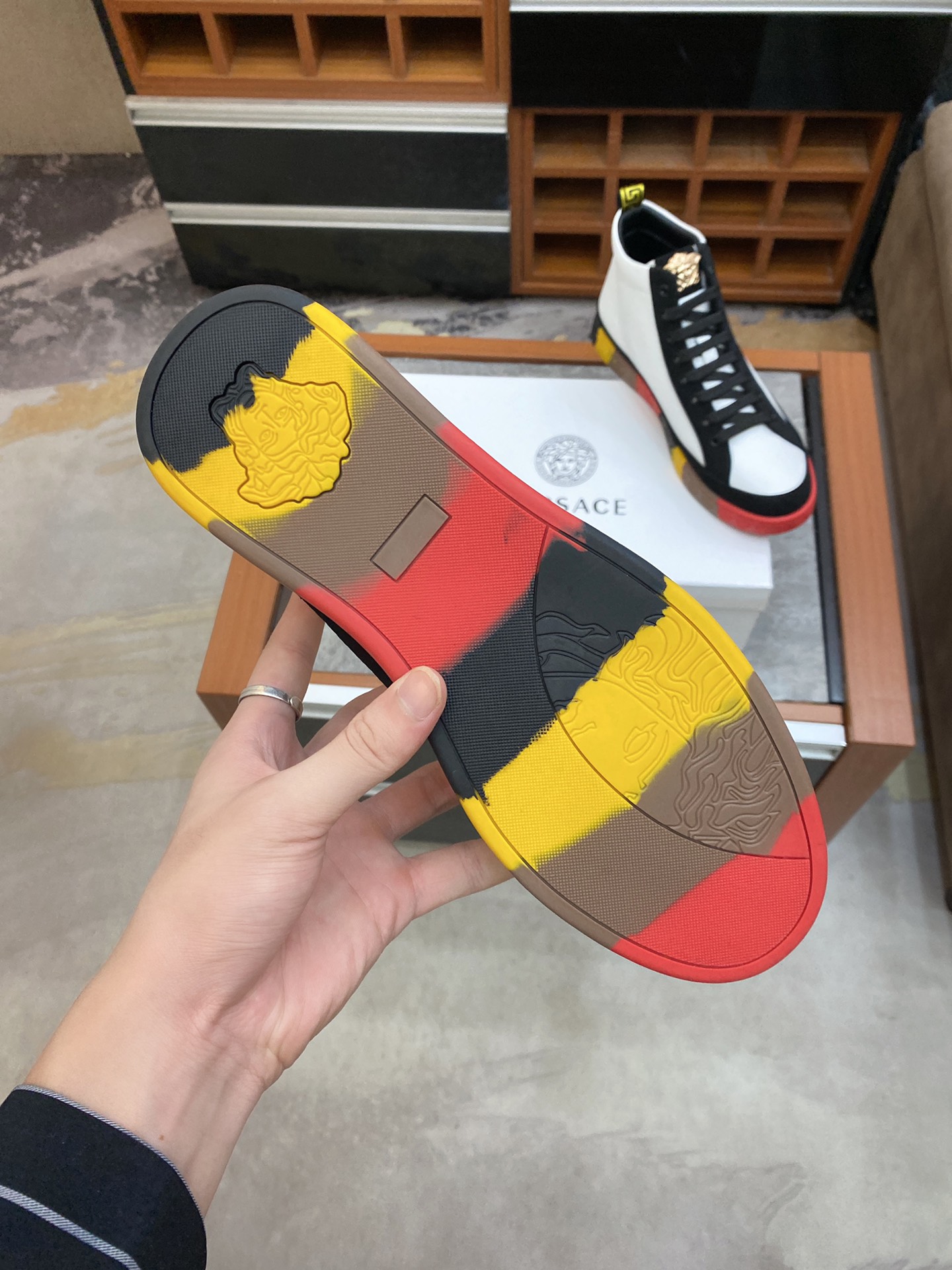 Versace Greca Sneaker 20 - vstockx