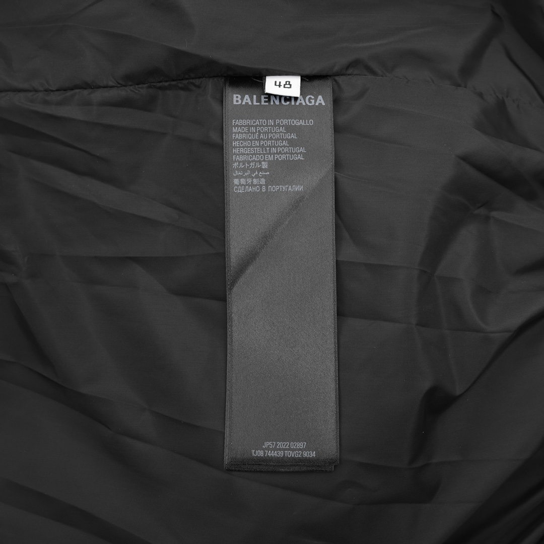 Clothes Balenciaga 138 - vstockx