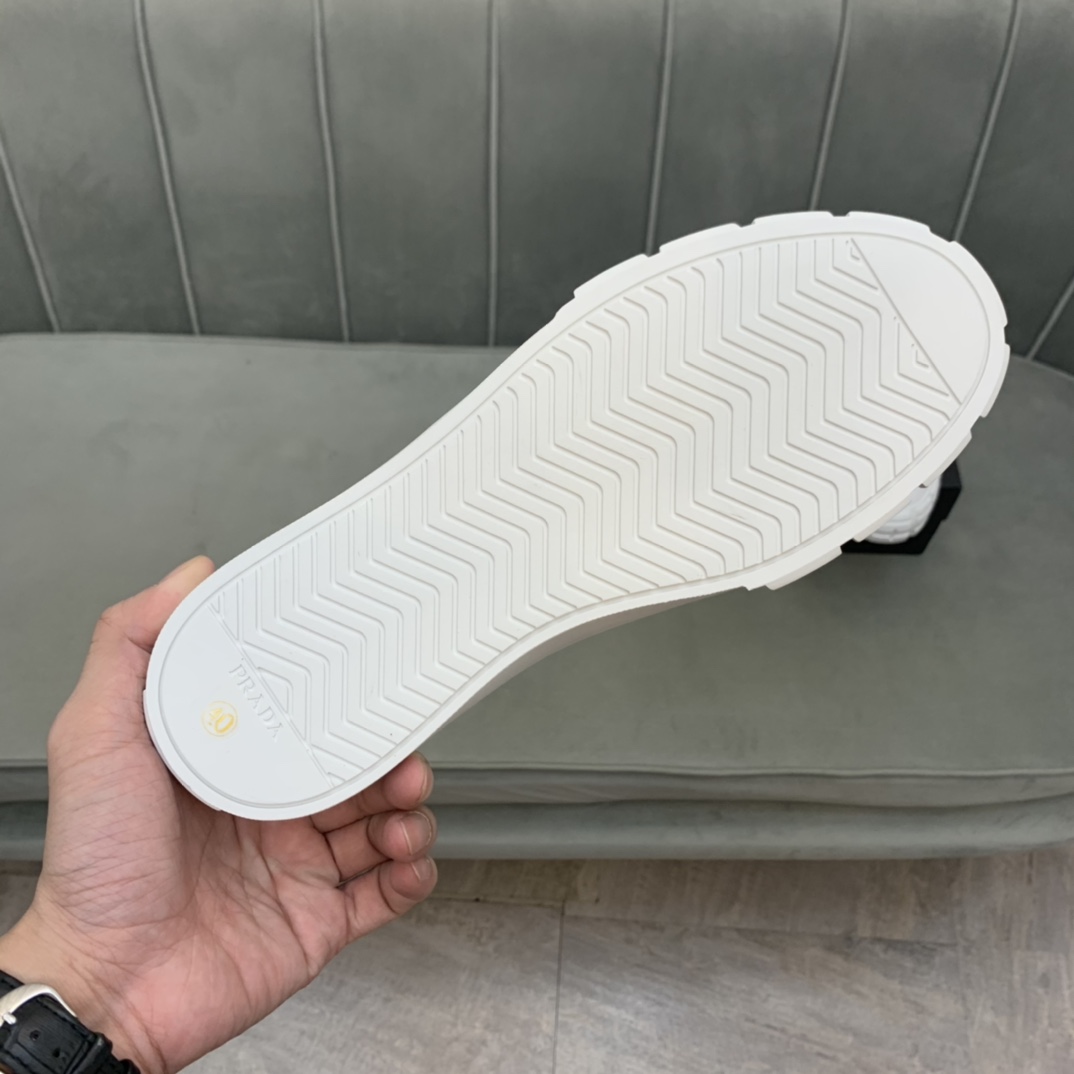 Prada Wheel Cassetta sneaker 3 - vstockx