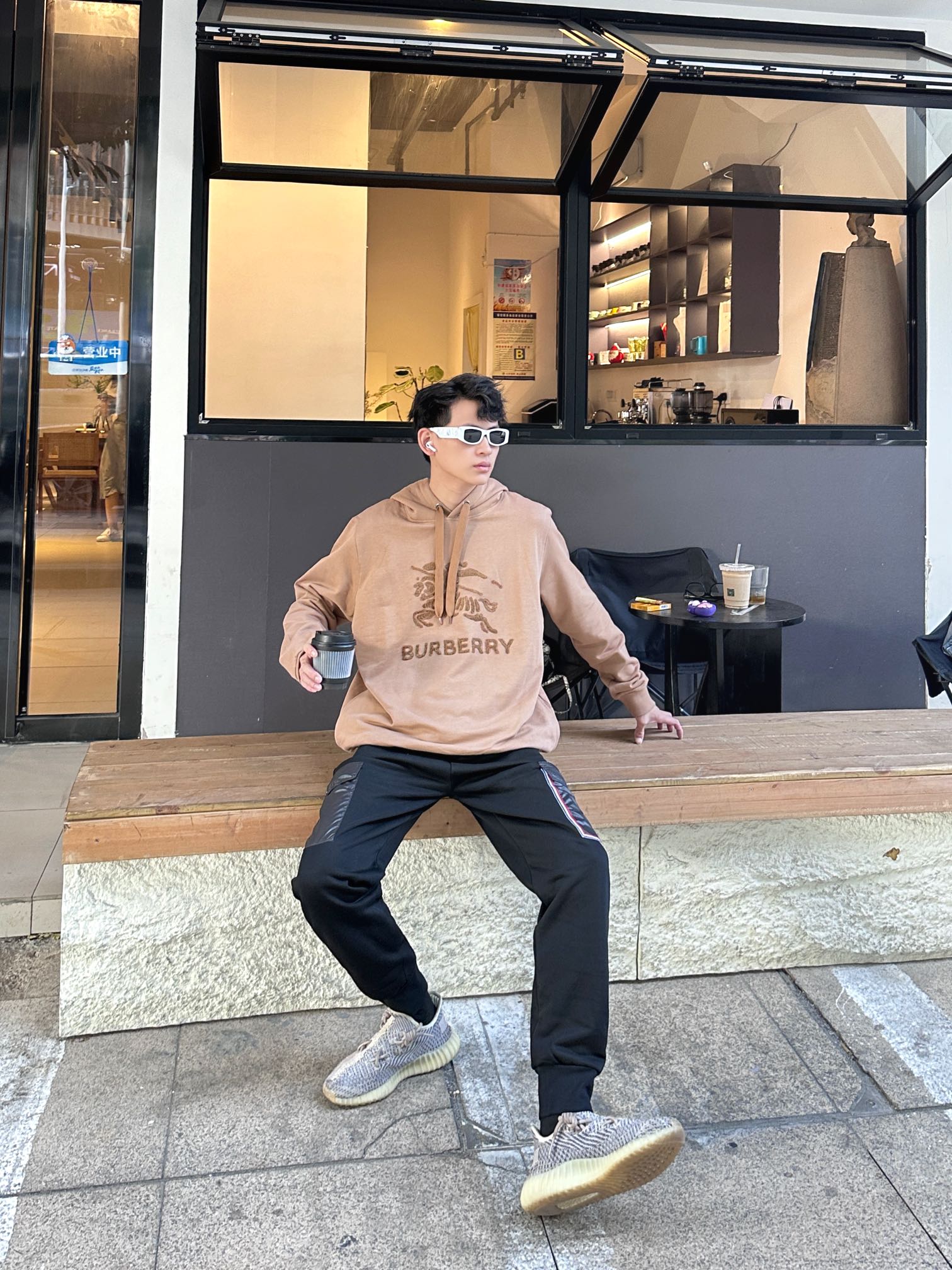 Clothes Burberry 823 - vstockx