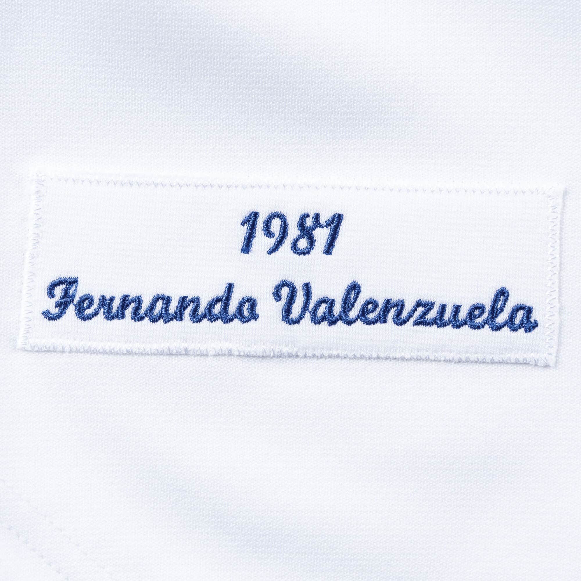 Authentic Jersey Los Angeles Dodgers Home 1981 Fernando Valenzuela - vstockx
