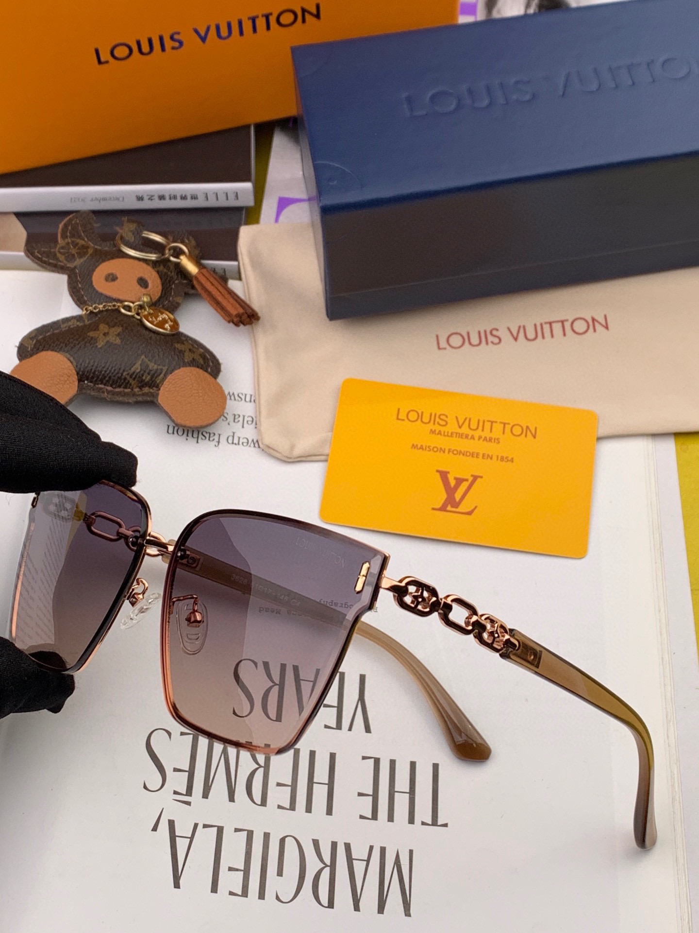 Sunglasses Louis Vuitton L8362 - vstockx