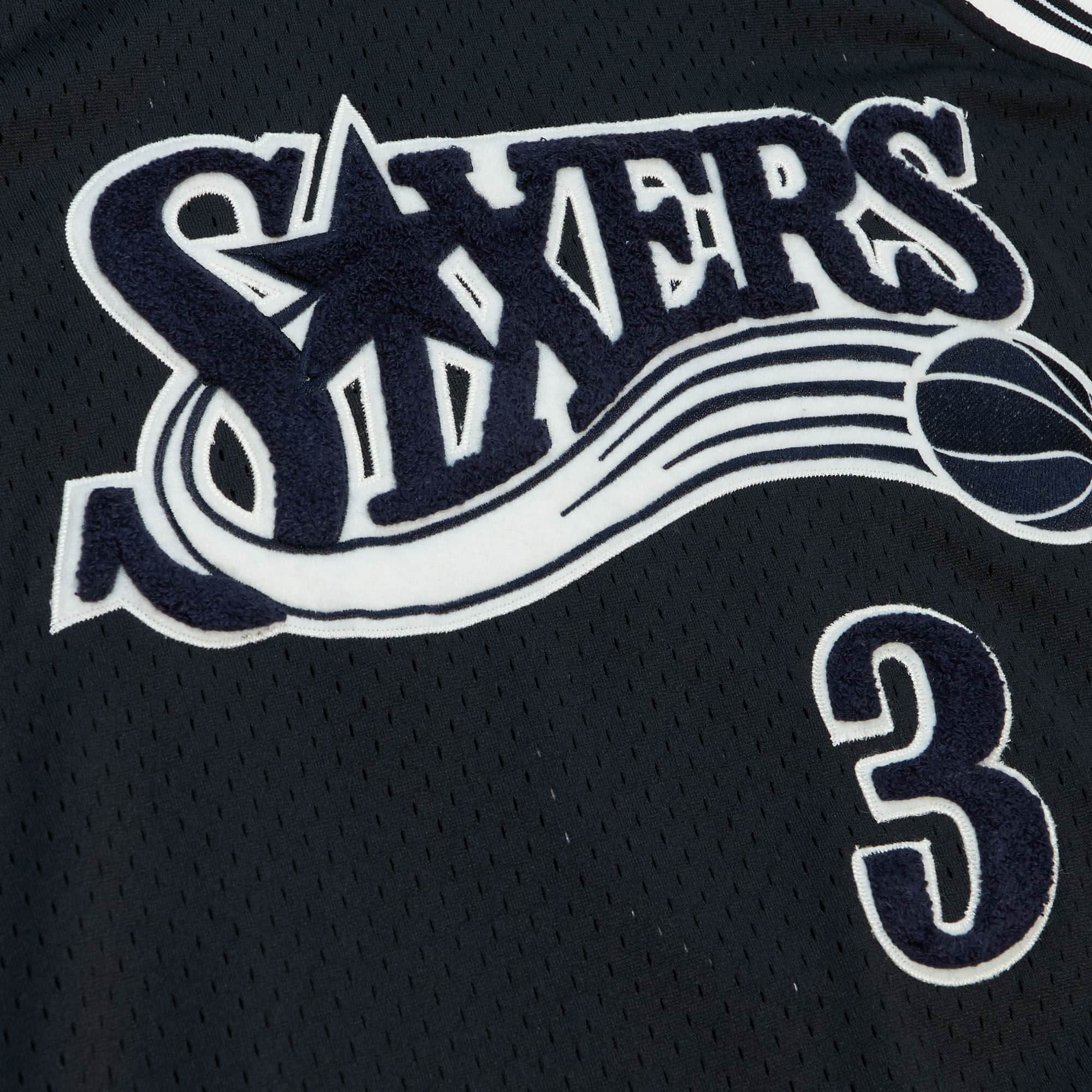 Off Court Chenille Swingman Allen Iverson Philadelphia 76ers 2000-01 Jersey - vstockx