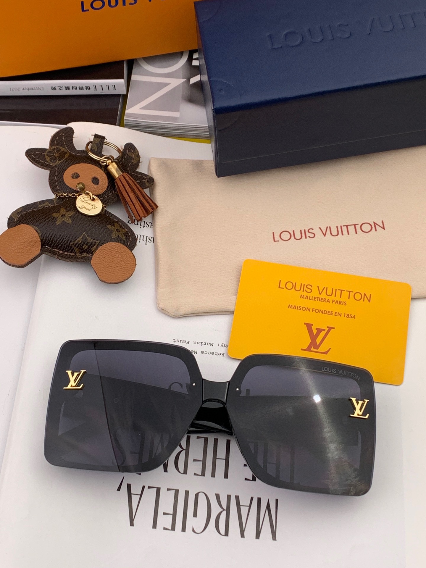 Sunglasses Louis Vuitton L8270 - vstockx