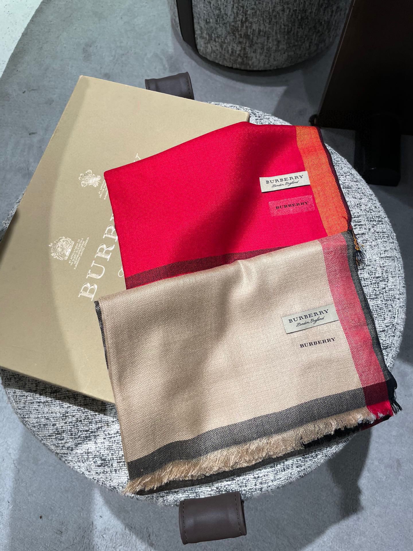 Streetwear Scarf BURBERRY 328948 size�?0*200cm - vstockx