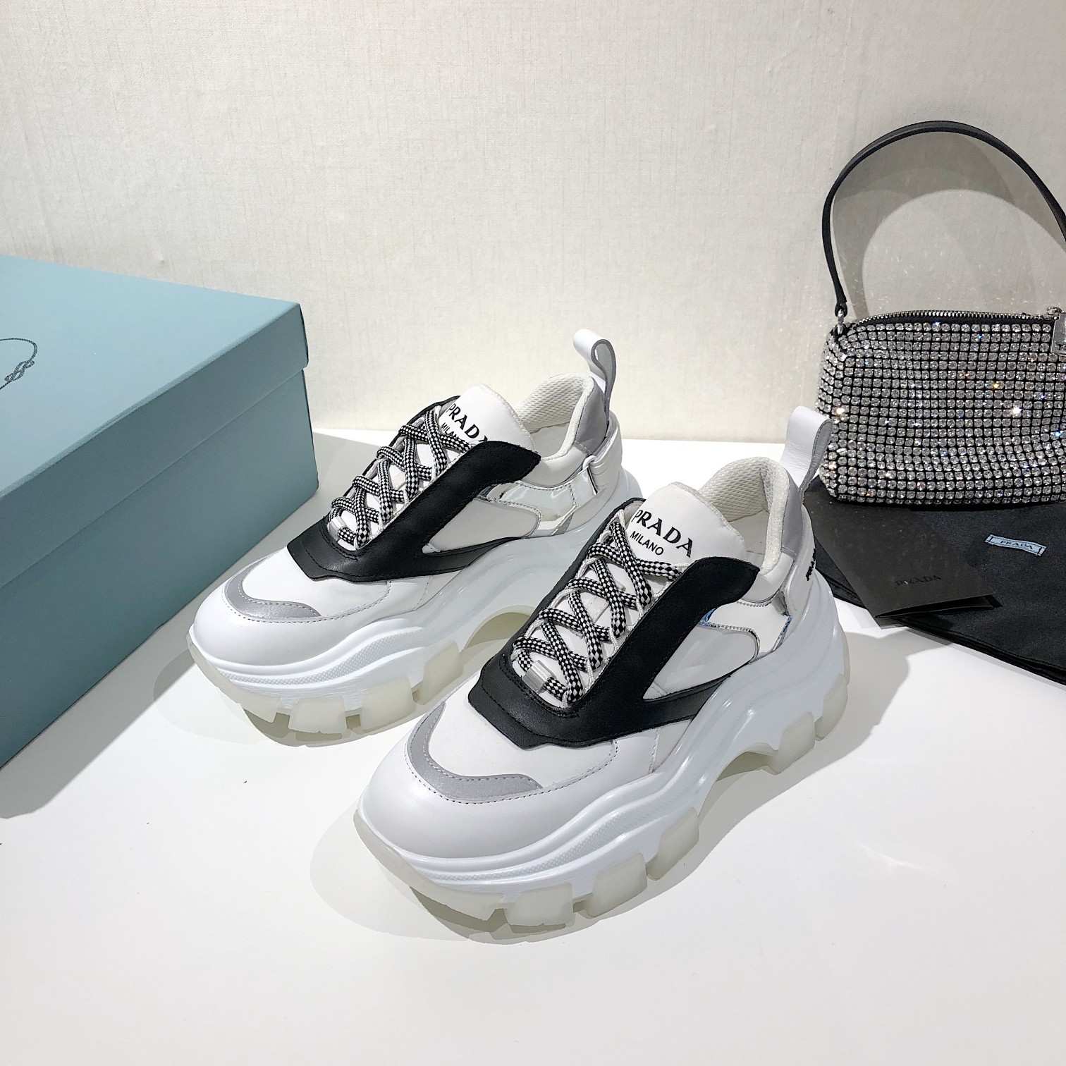 Prada Low Top sneaker 50 - vstockx