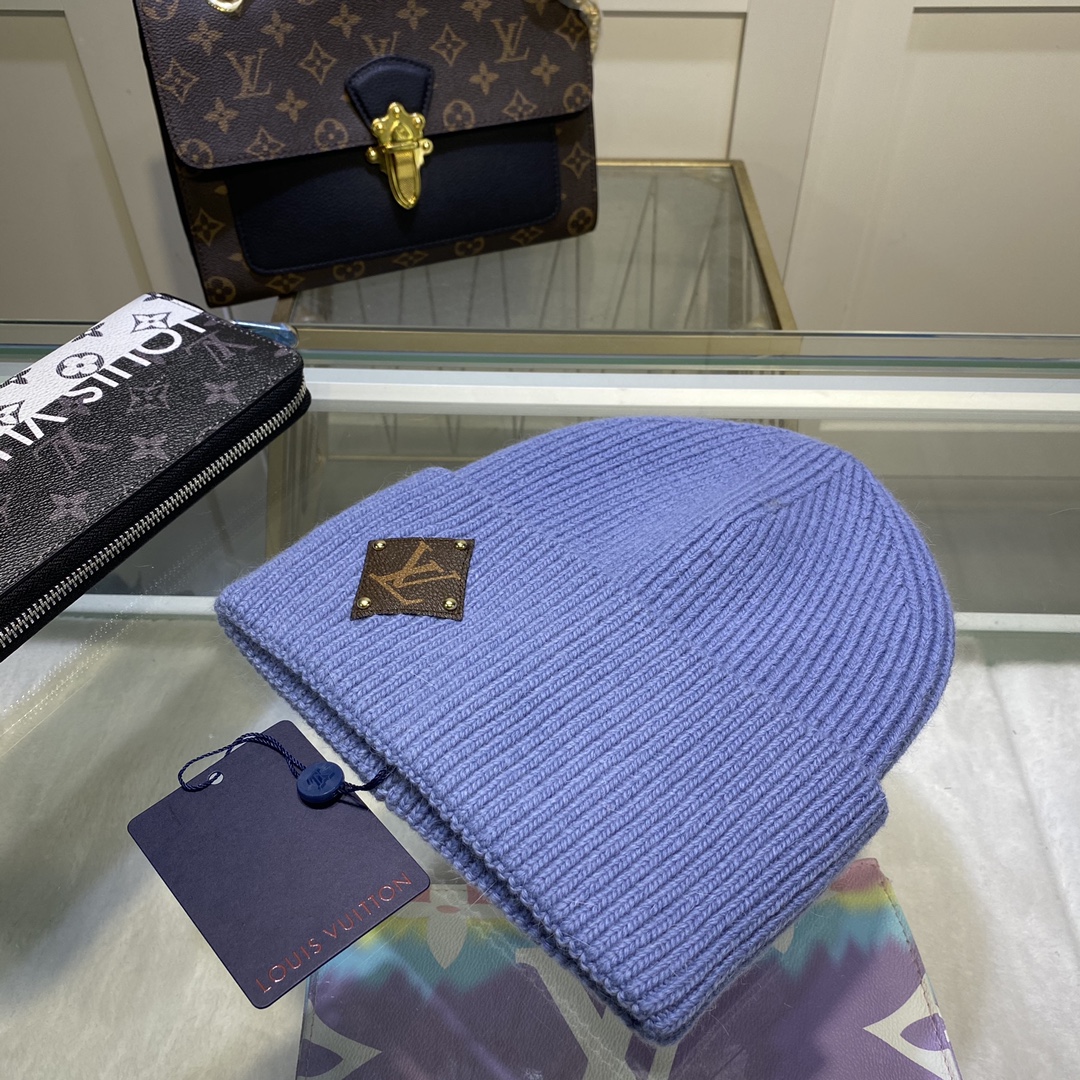 Hat & Scarf Louis Vuitton 3 - vstockx