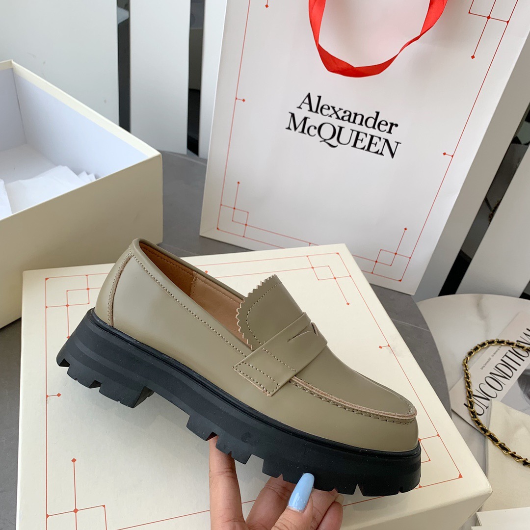 Alexander MCQueen woman is 35-40 - vstockx