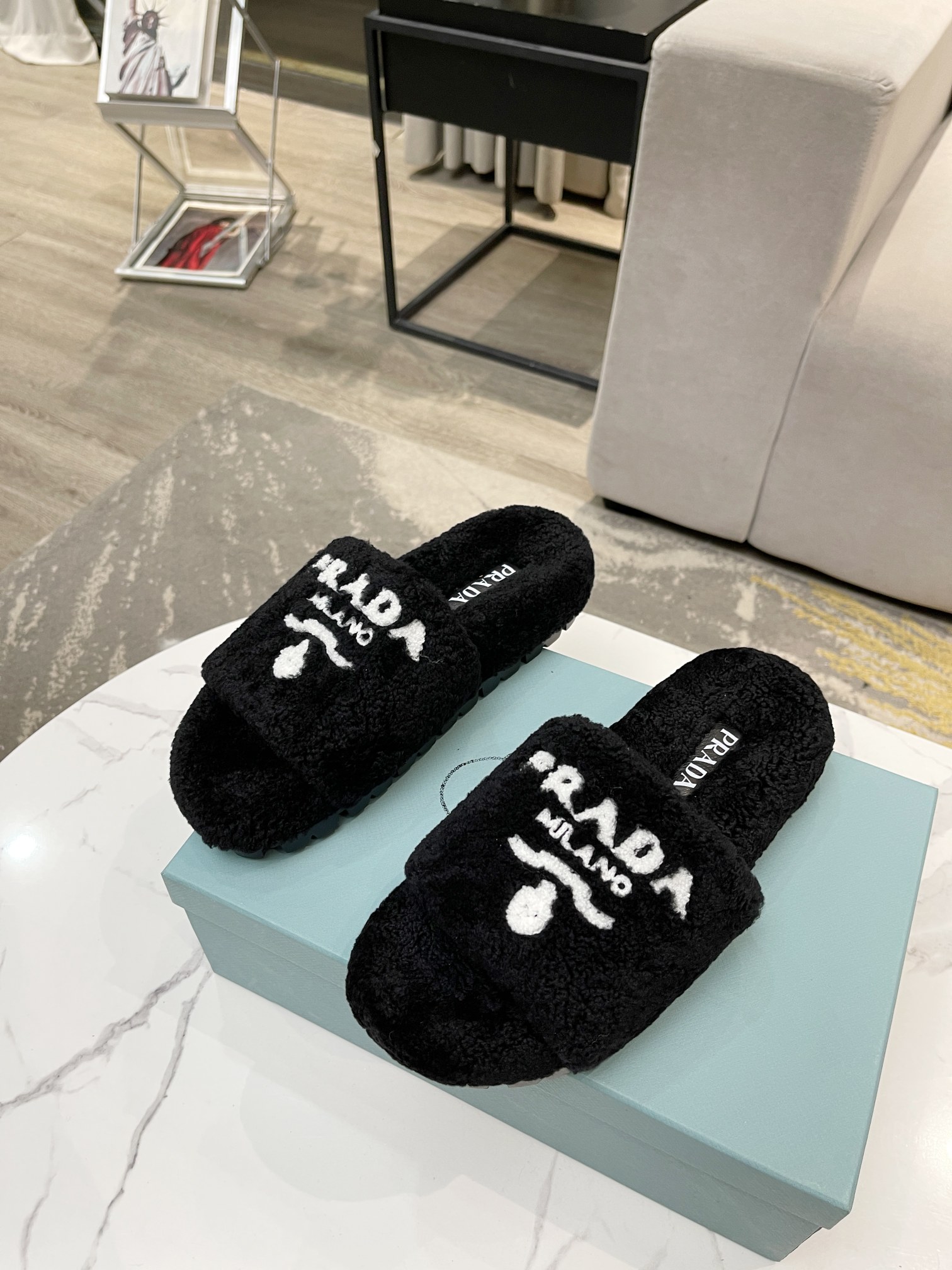 Prada Flat Sandals 4 - vstockx