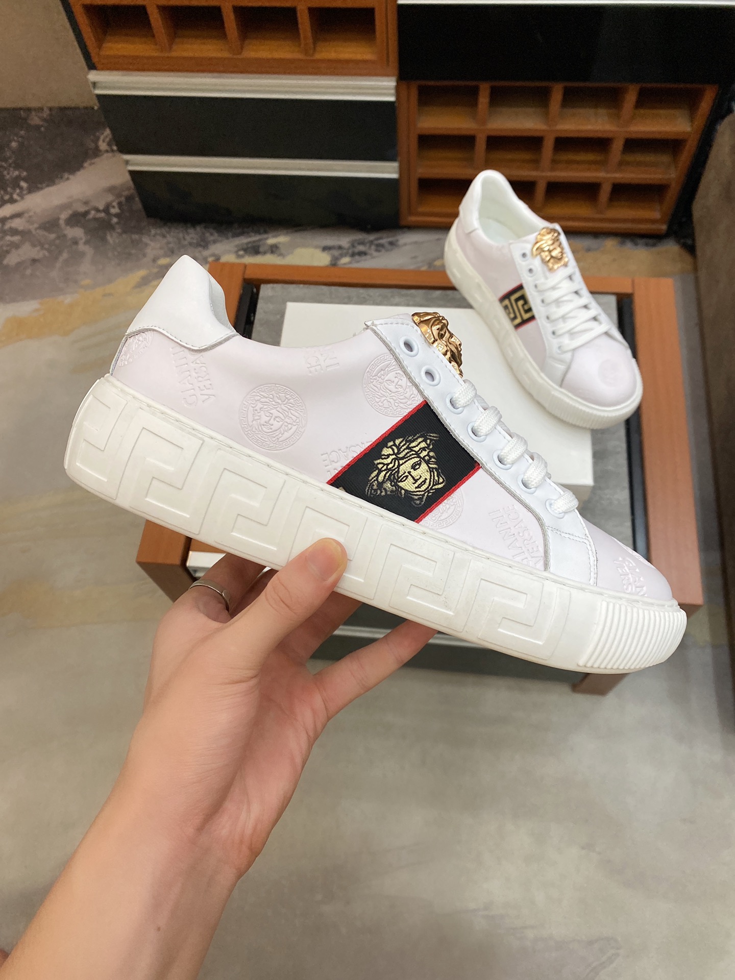 Versace Greca Sneaker 5 - vstockx