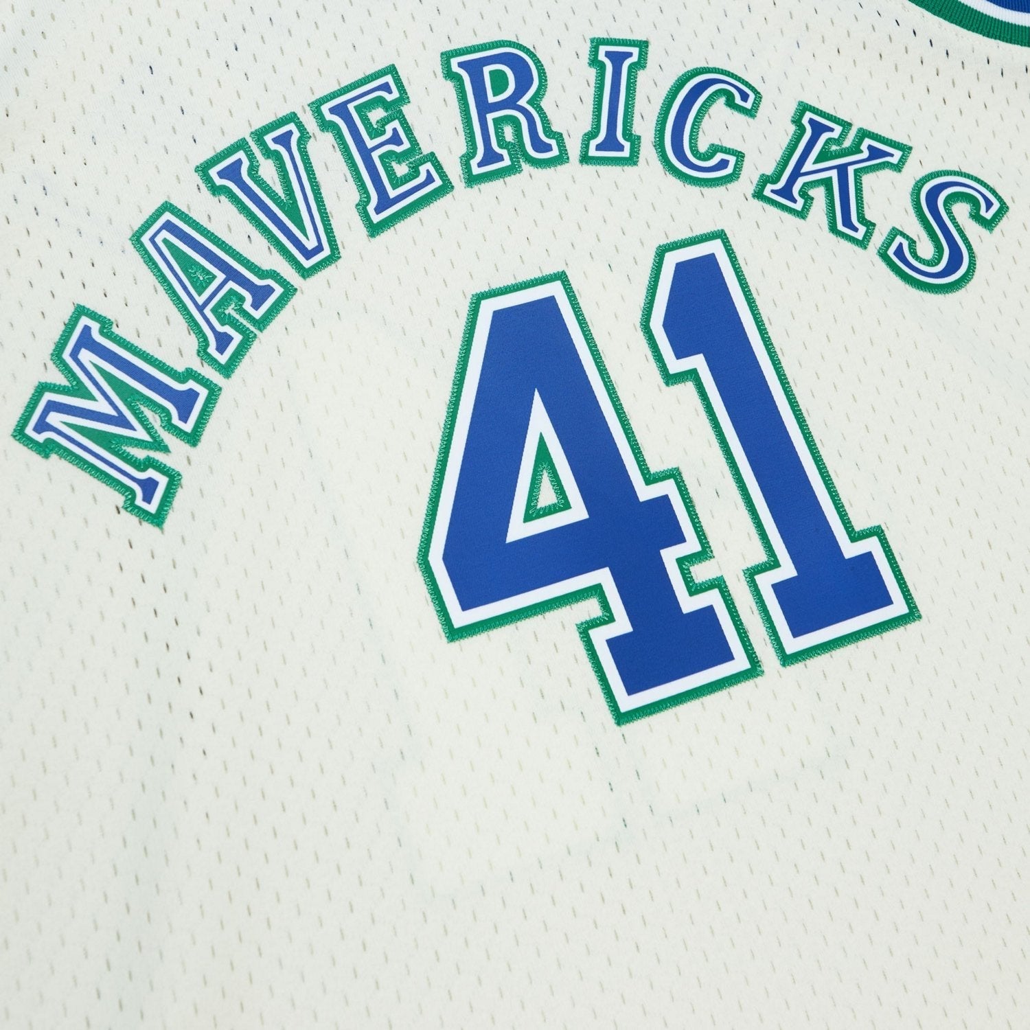 Mitchell & Ness Men's Dallas Mavericks Dirk Nowitski #41 Energy Jersey - vstockx