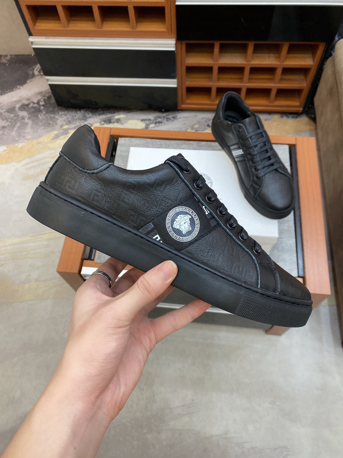 Versace Greca Sneaker 4 - vstockx