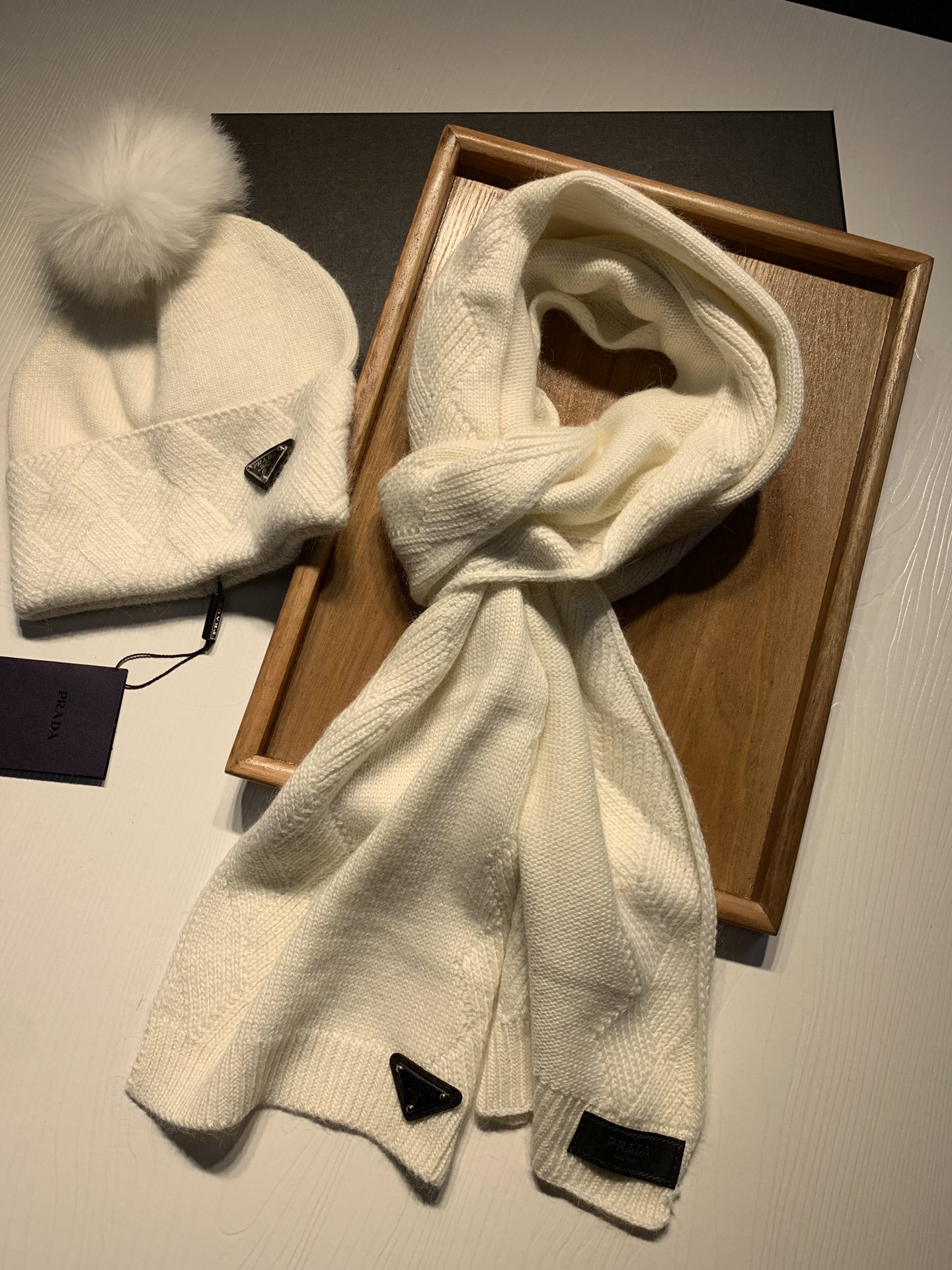 Hat & Scarf Prada 3 - vstockx