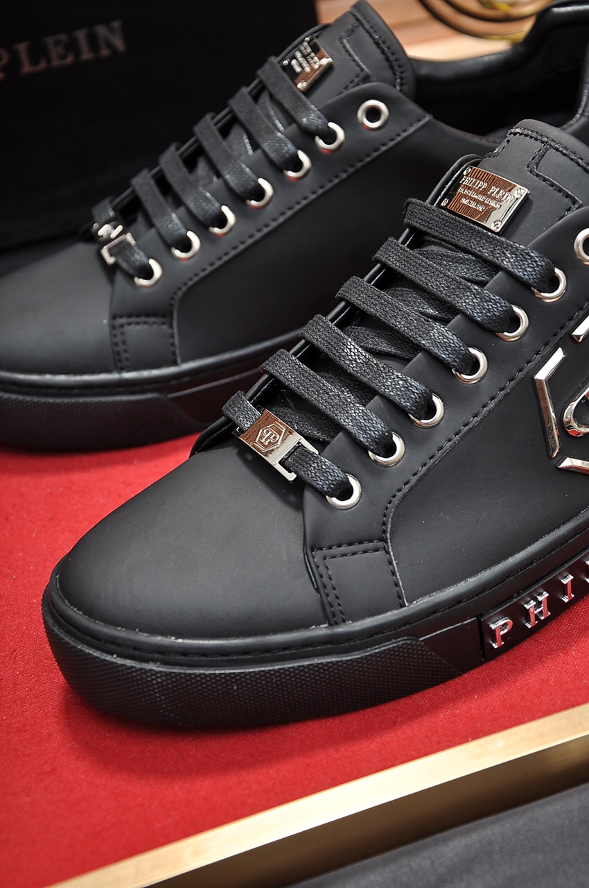 Philipp Plein Low Top Sneakers 30 - vstockx