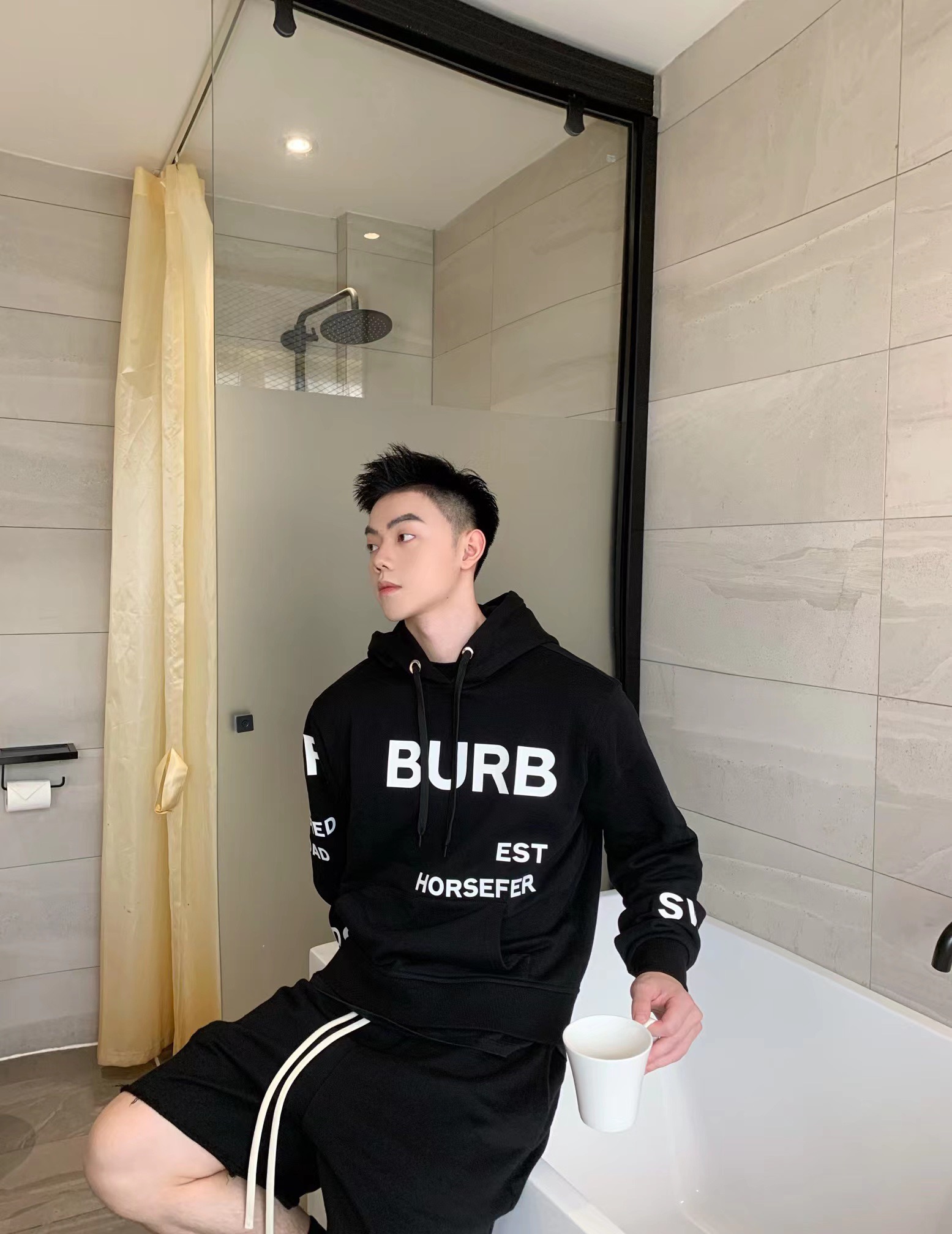 Clothes Burberry 824 - vstockx