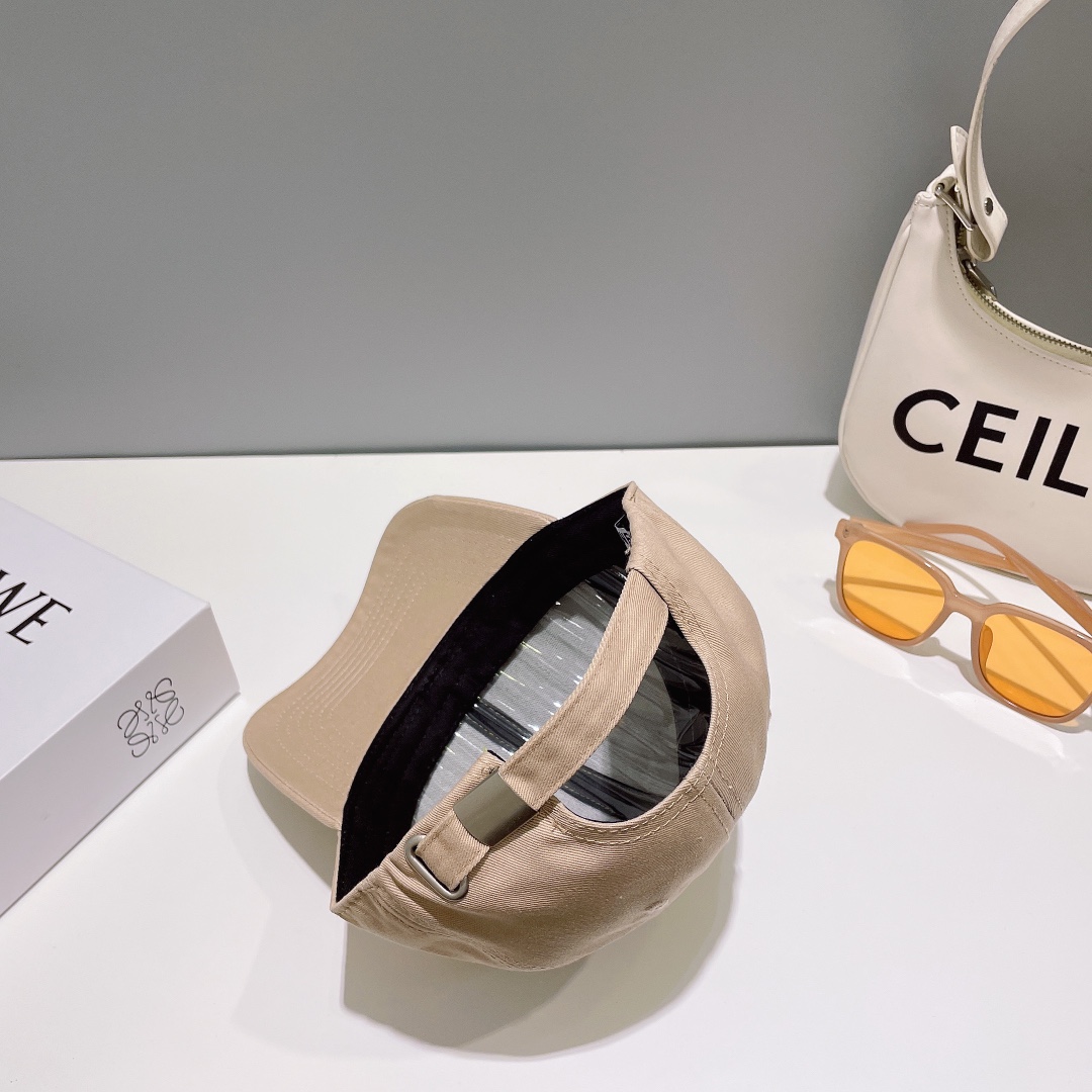 Streetwear Hat Chanel 329028 - vstockx