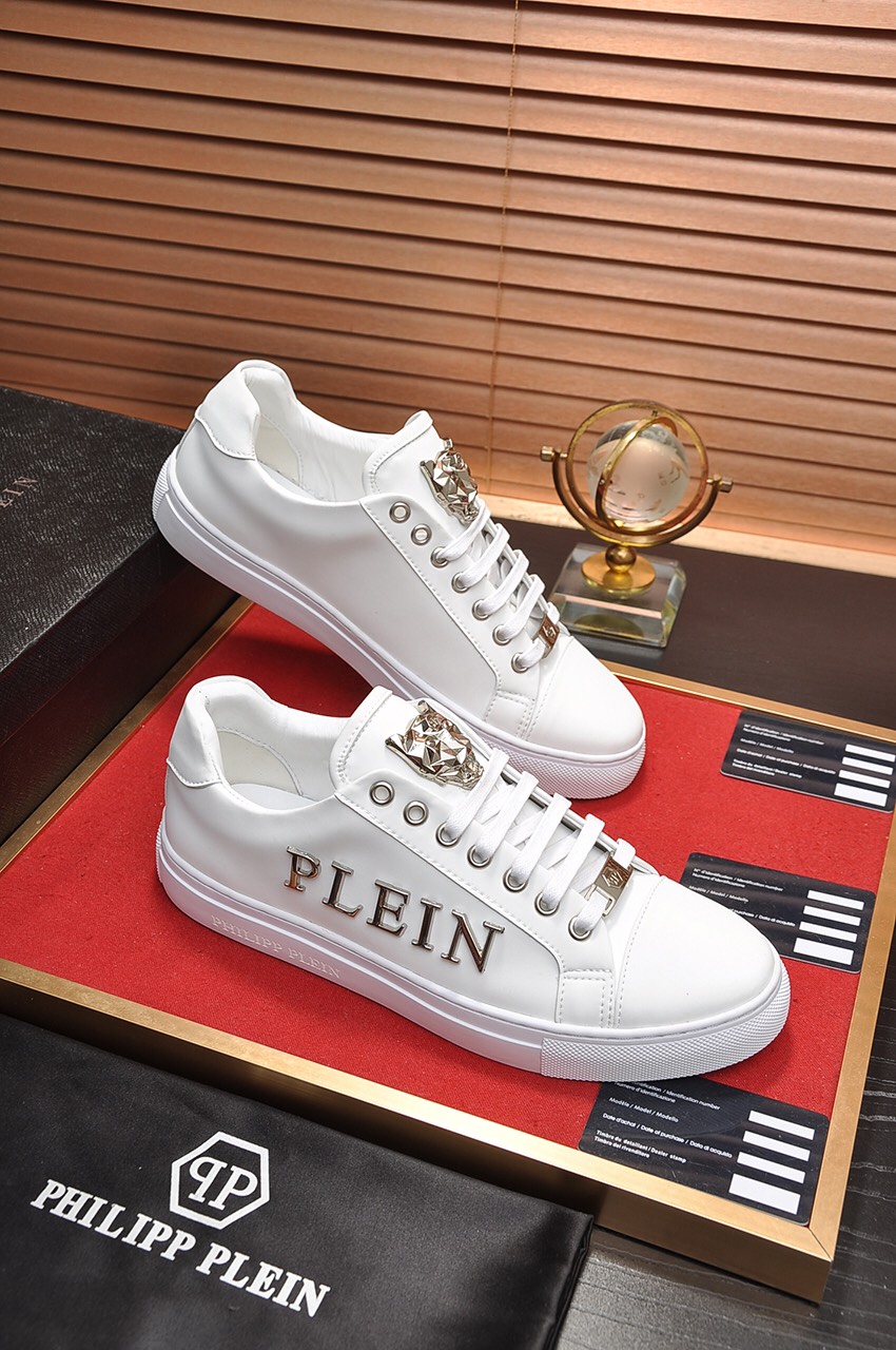 Philipp Plein Low Top Sneakers 11 - vstockx