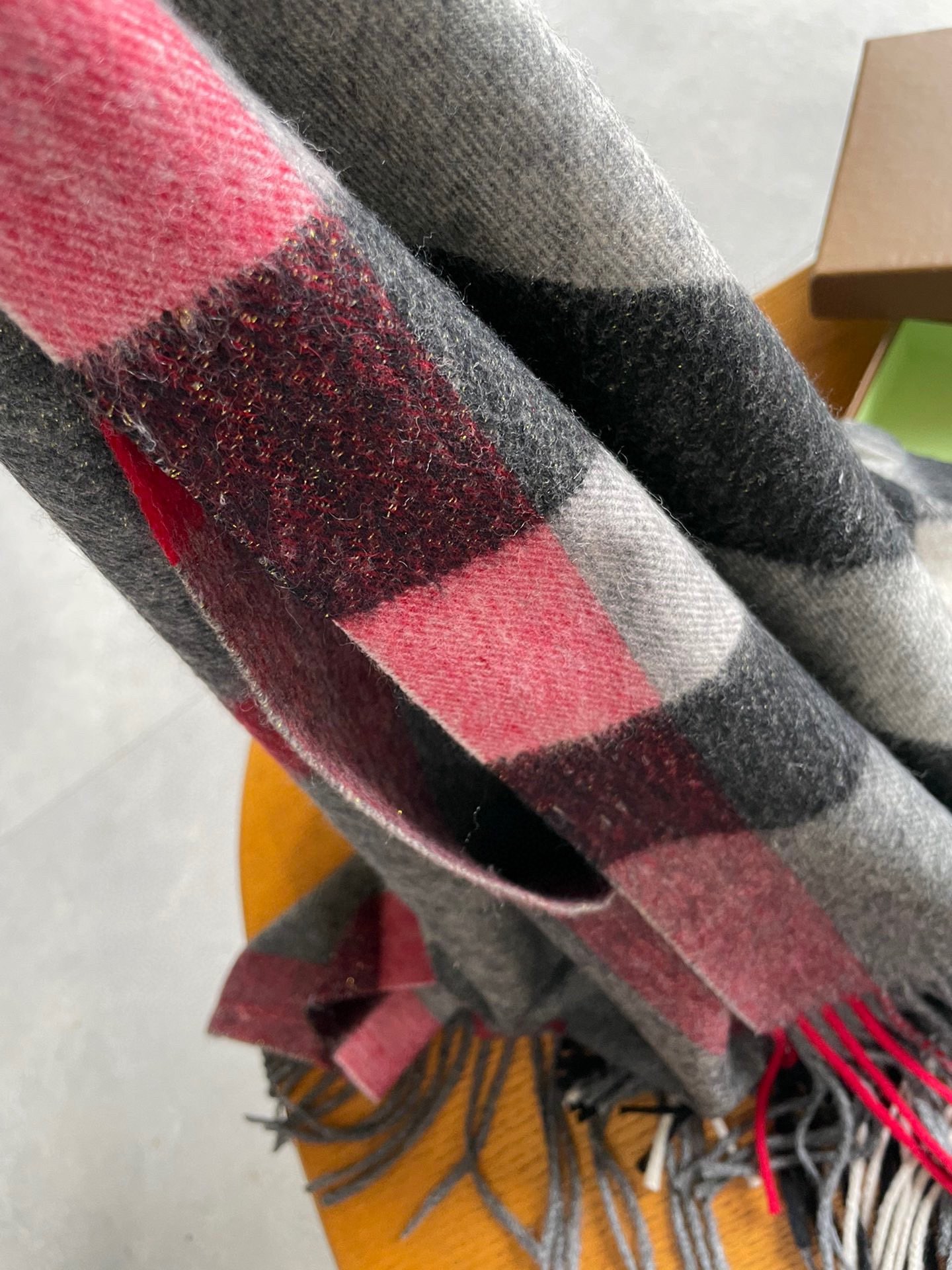 Streetwear Scarf Burberry 329082 size:70*200cm - vstockx