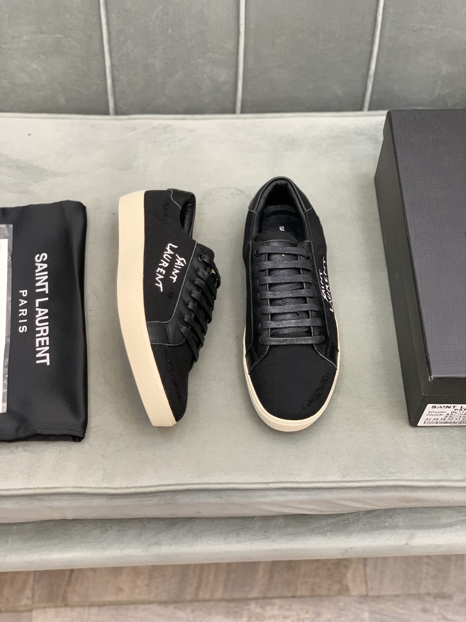 Saint Laurent Court Classic SL/06 sneaker 2 - vstockx