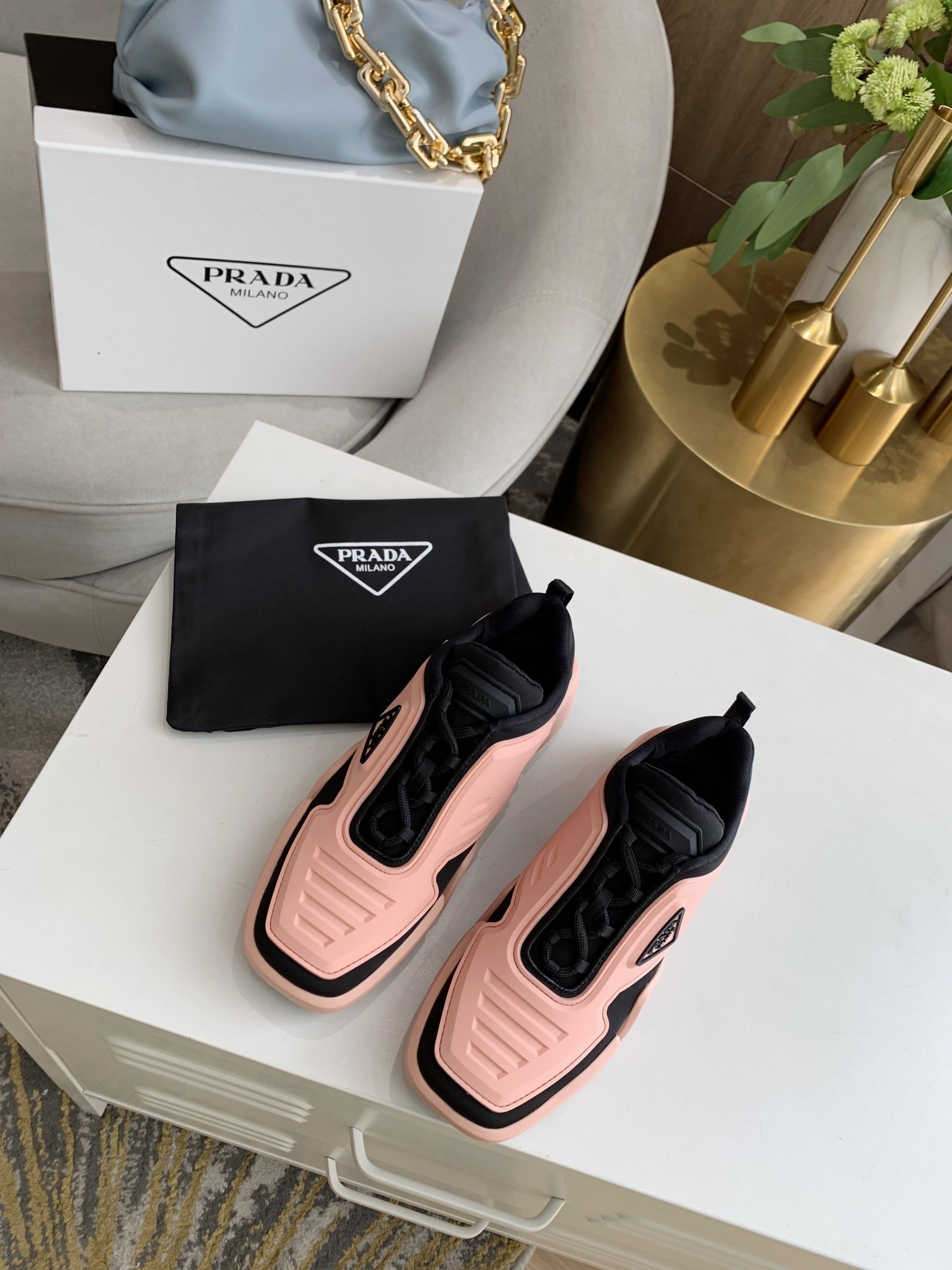 Prada Low Top sneaker 43 - vstockx