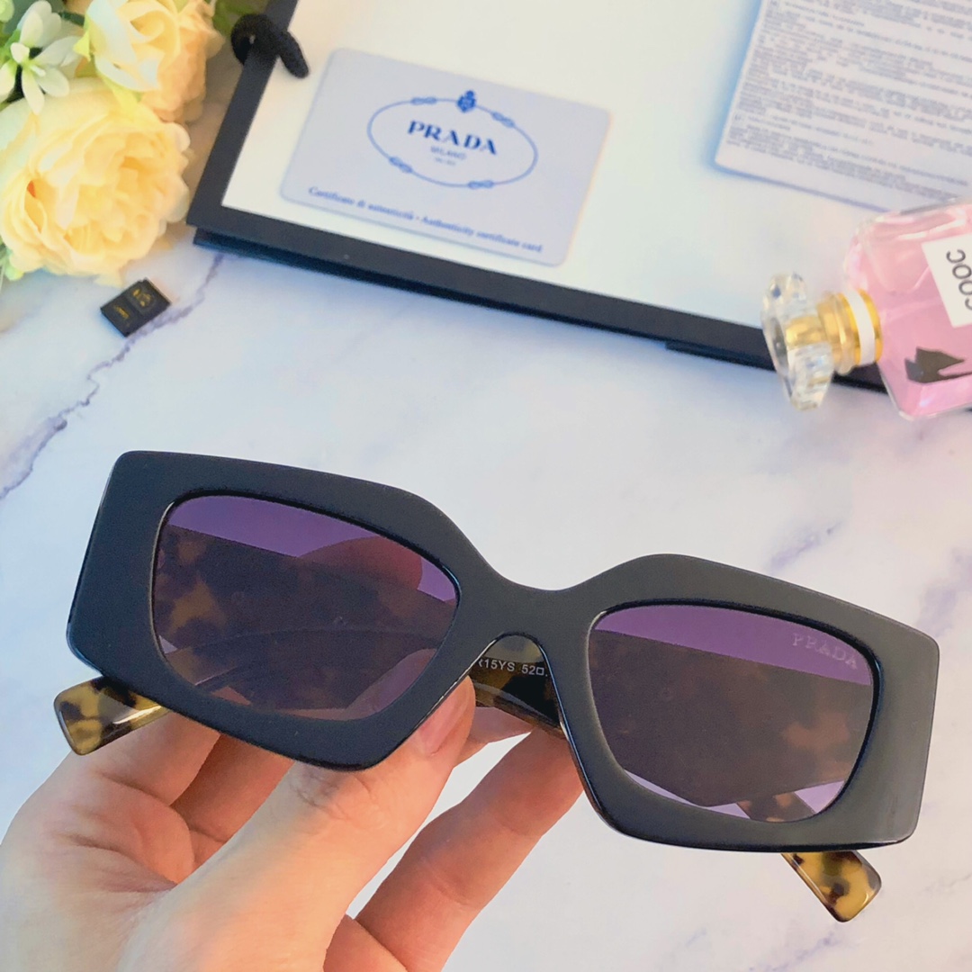 Sunglasses Prada 0PR 15 - vstockx