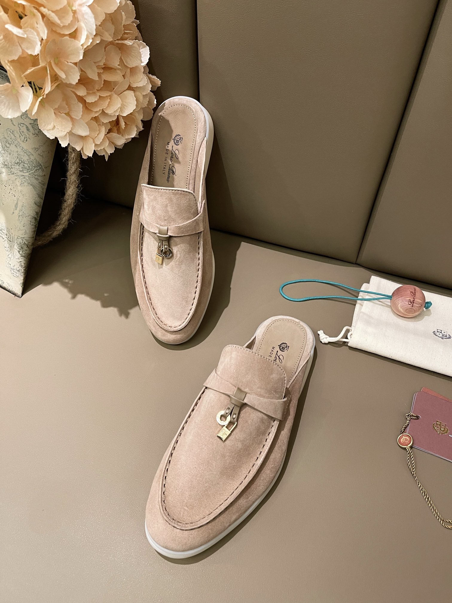 Loro Piana shoes 250 - vstockx