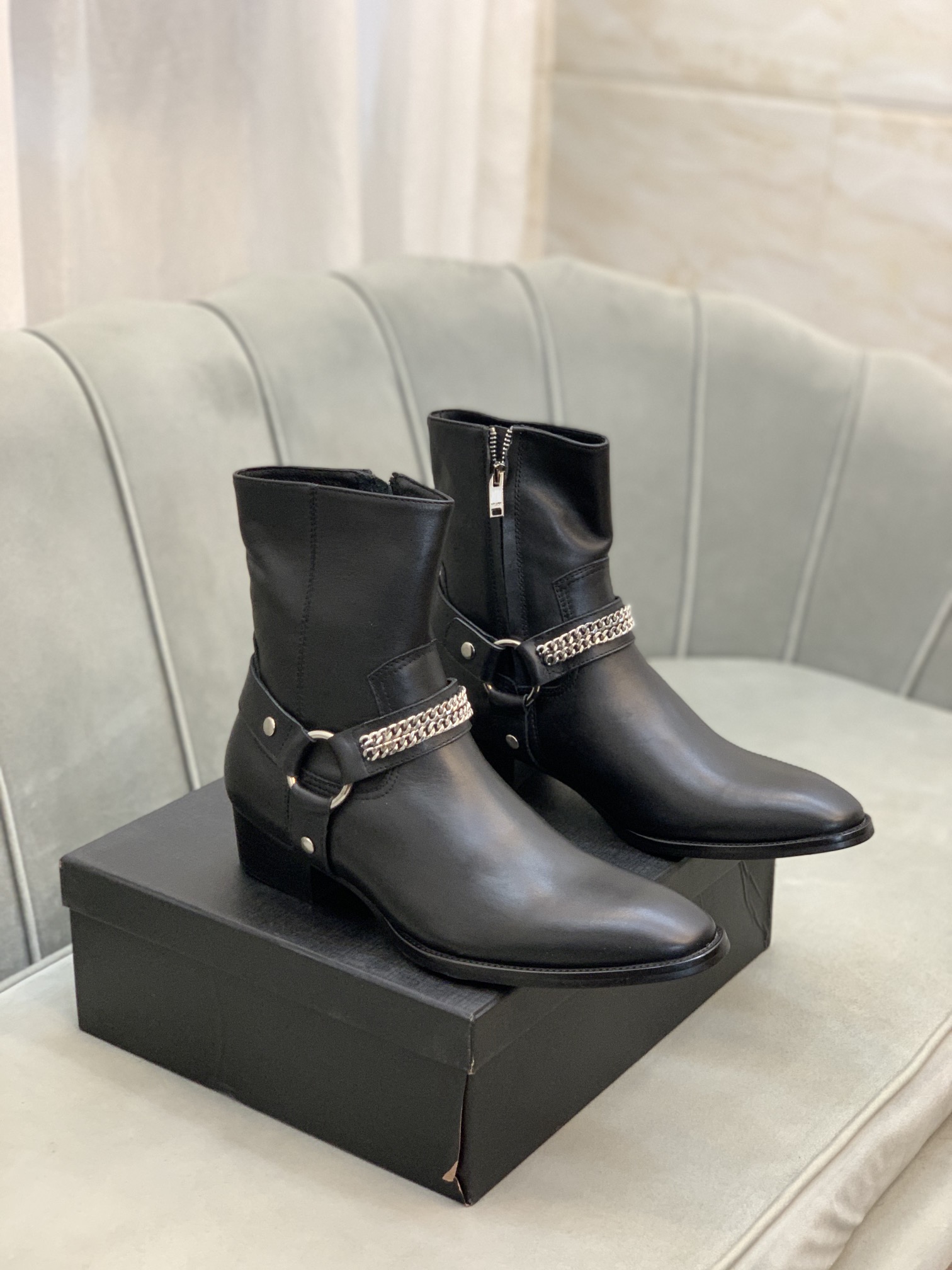 Saint Laurent Boots 6 - vstockx