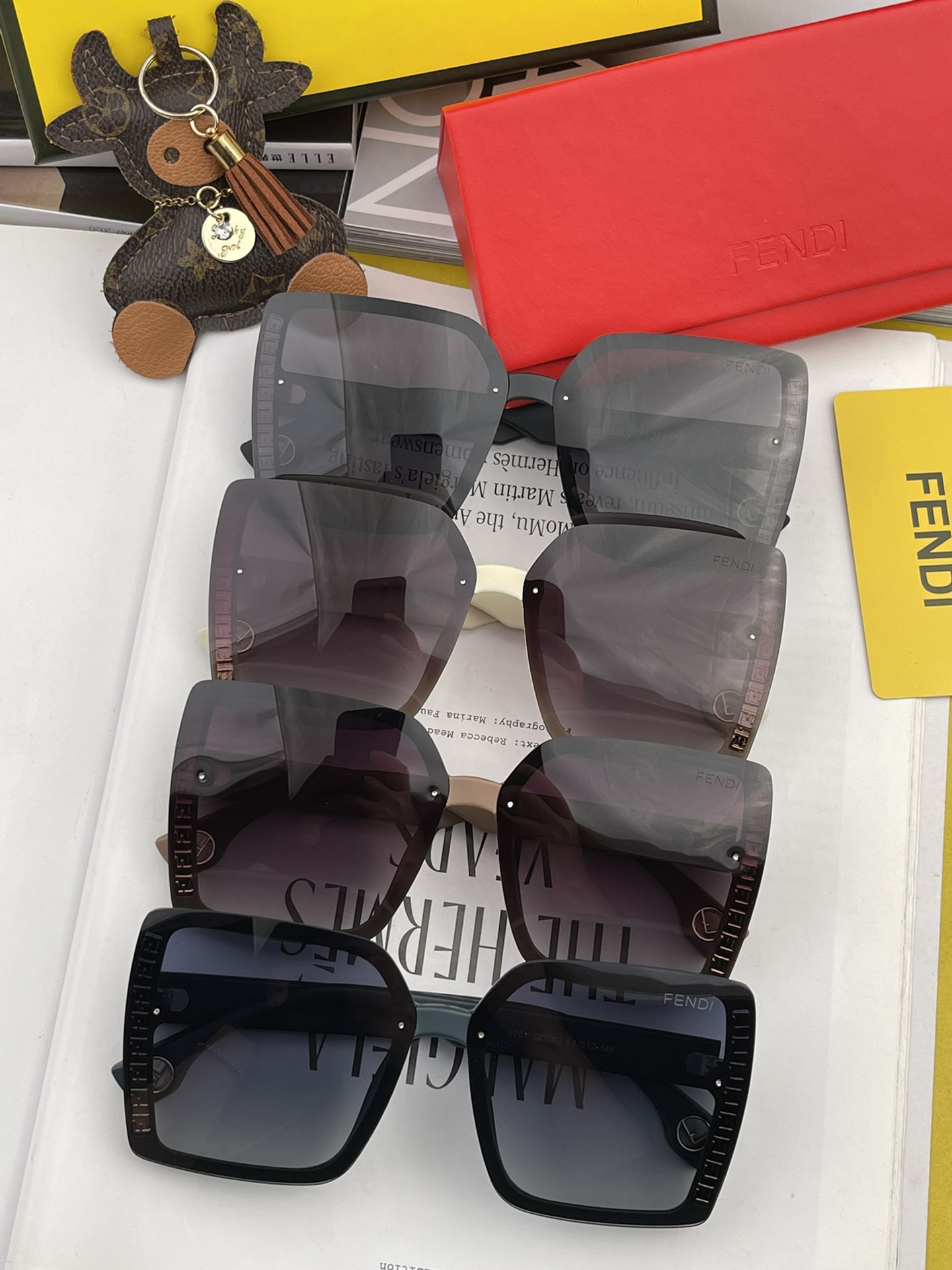 Sunglasses Fendi FD1970 - vstockx