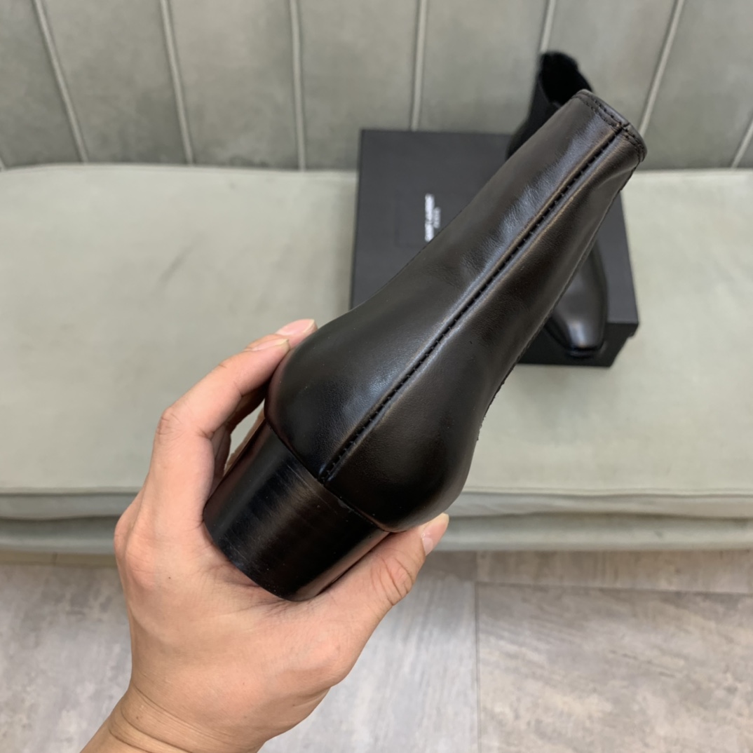 Saint Laurent Boots 8 - vstockx