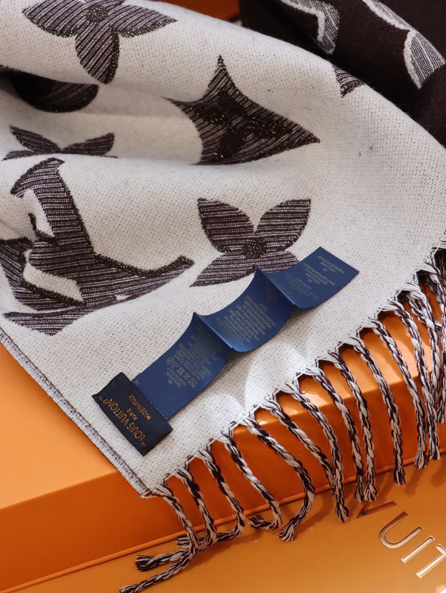 Streetwear Scarf LV 328725 SIZE:32*180cm - vstockx