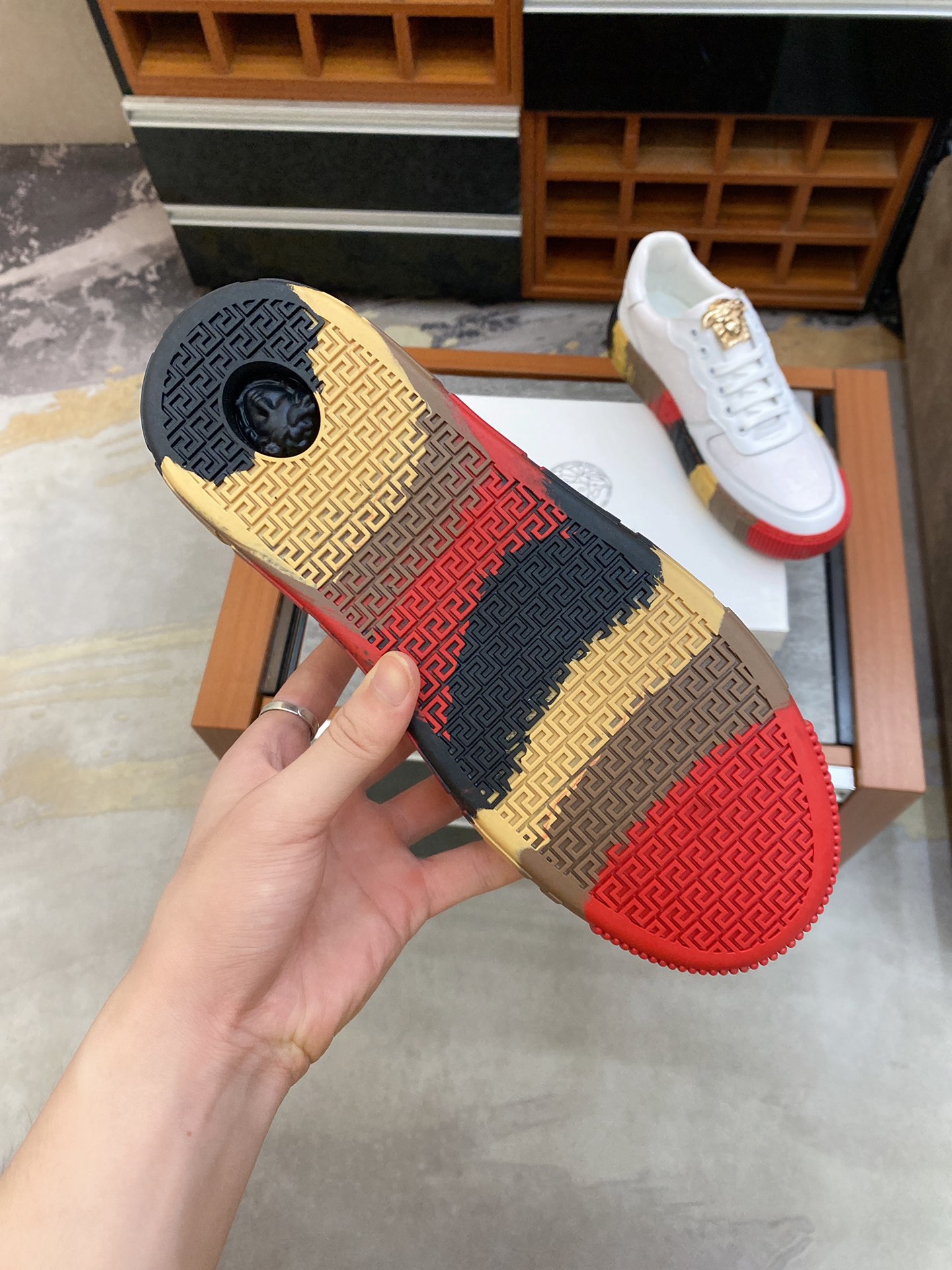 Versace Greca Sneaker 7 - vstockx