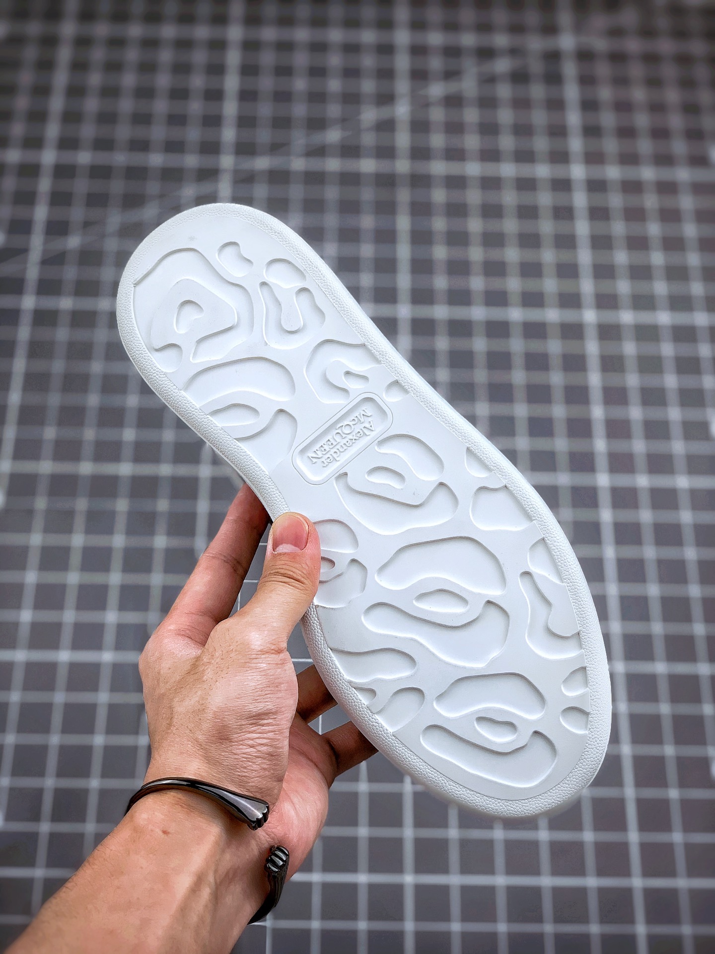 Alexander McQueen Oversized Black White - vstockx