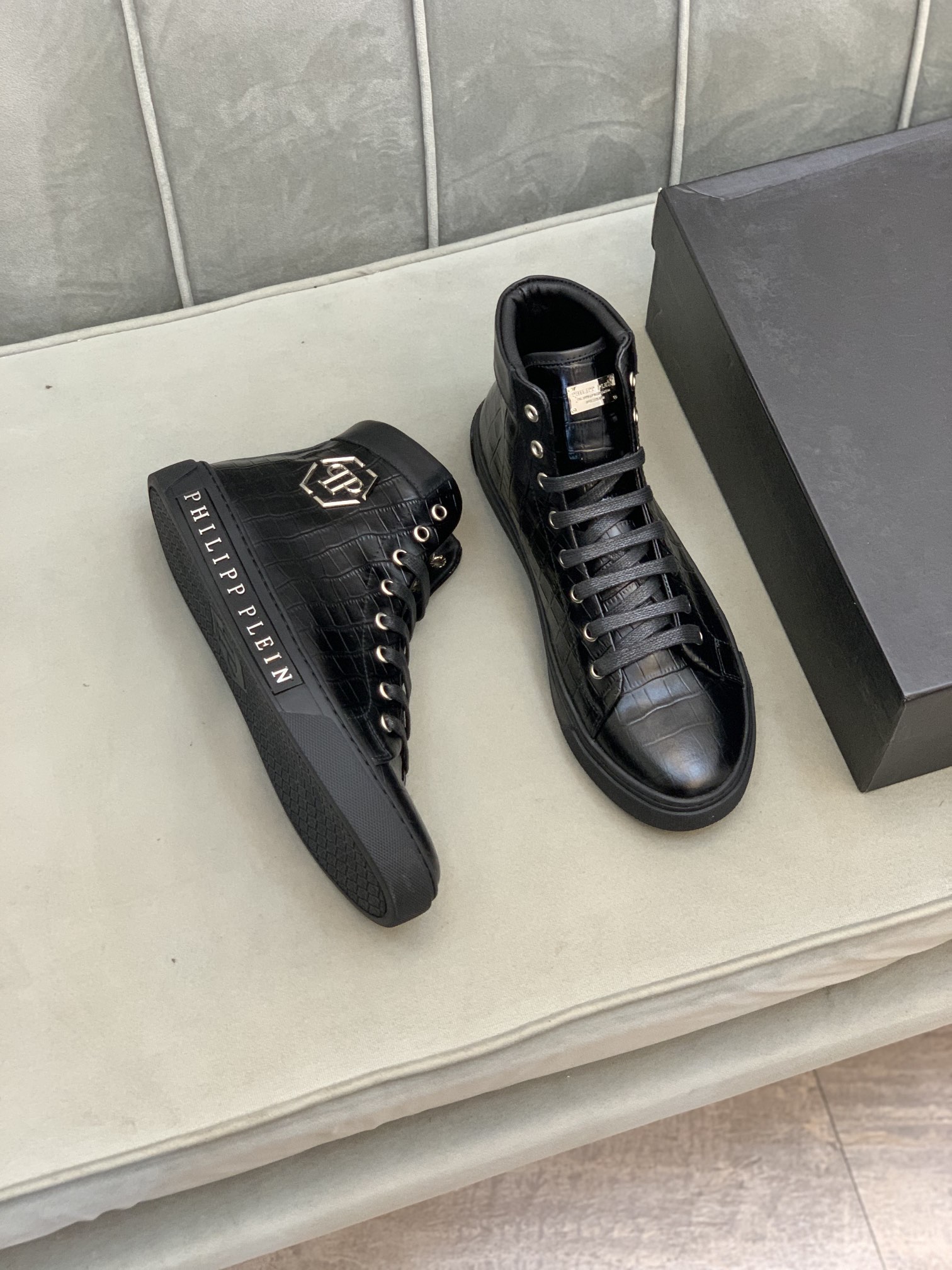 Philipp Plein High Top Sneakers 5 - vstockx
