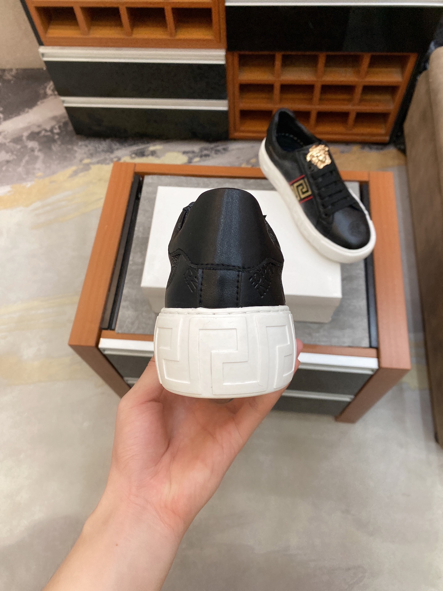 Versace Greca Sneaker 6 - vstockx