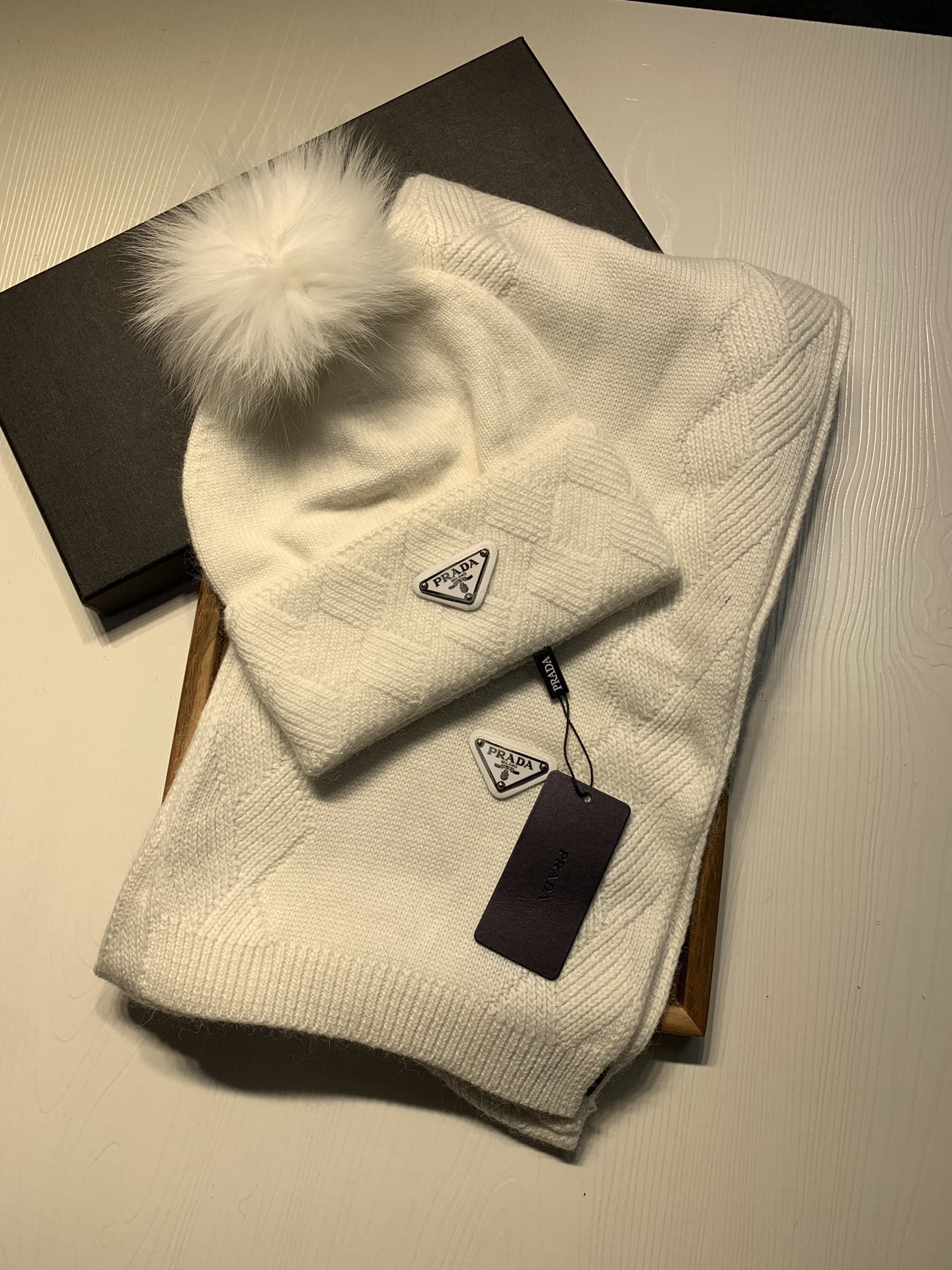 Hat & Scarf Prada 2 - vstockx