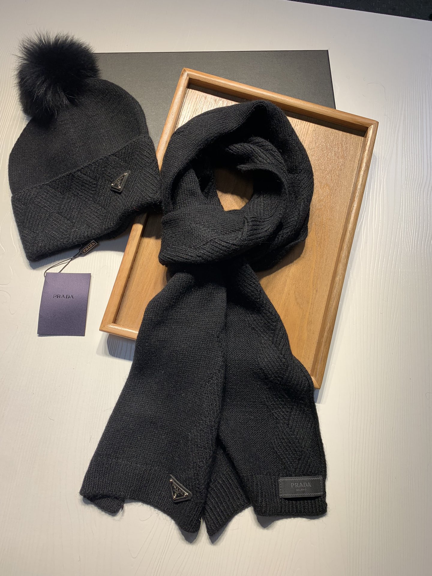 Hat & Scarf Prada 3 - vstockx